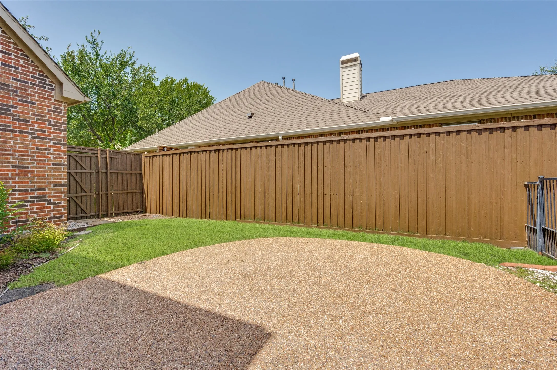 gated yard off kitchen