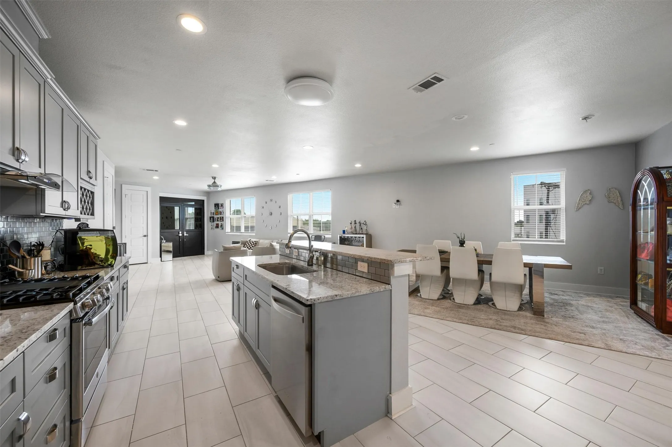 Single Family Residence For Sale in Denton County , 251 S Mill Street 380, Lewisville, Texas 75057, 3 Bedrooms, 4 Bathrooms, 2 Garage spaces, 2,831 Sqft, built in 2018, Price $645,000, mls#21320776, Real Estate Agent in Lewisville, Homes For Sale in Denton county, Homes For Sale in Lewisville, Realtor in Lewisville Texas, Real Estate Brokerage Independent Realty Texas, Luminita Cordes Realtor