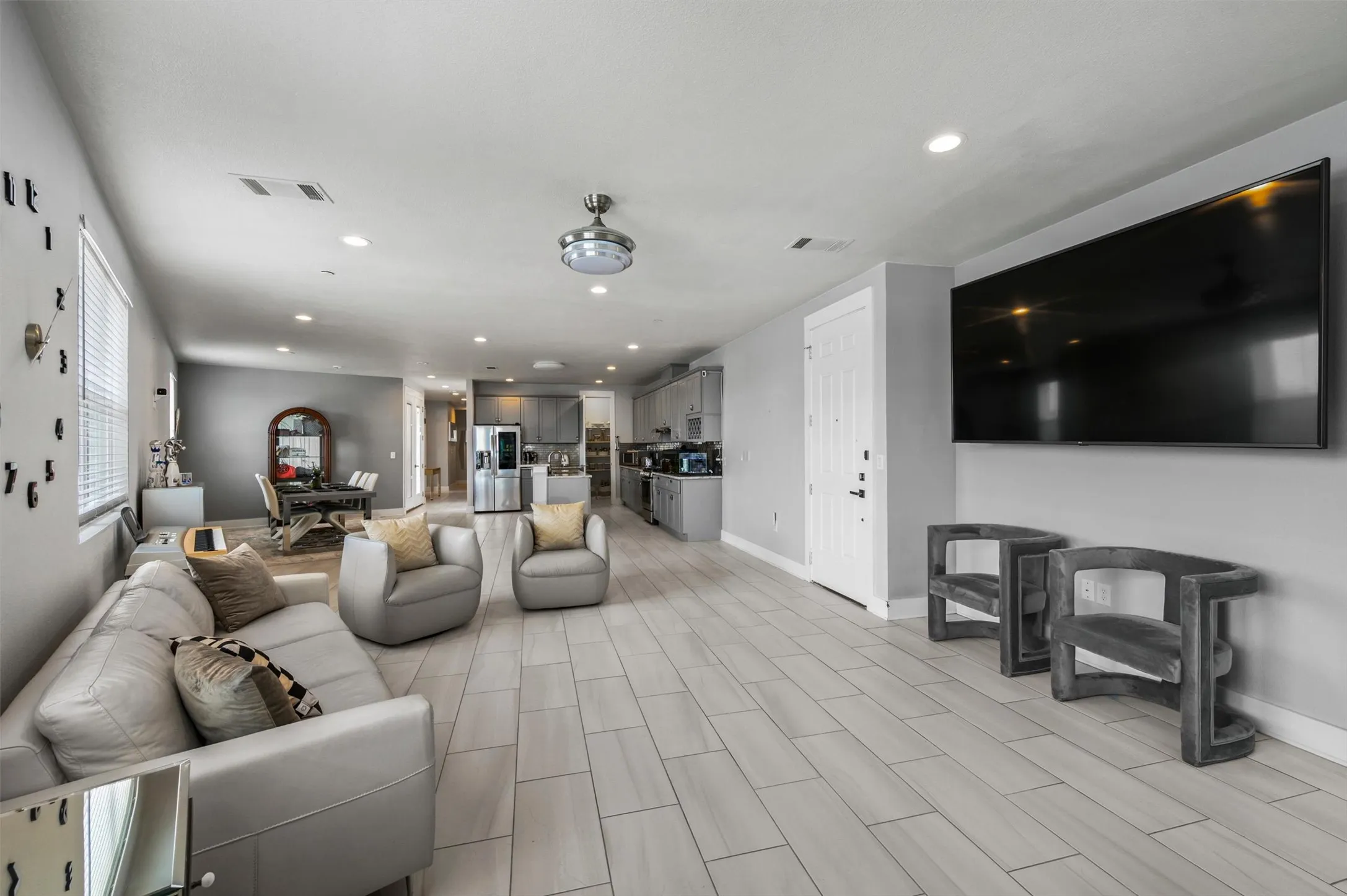 Single Family Residence For Sale in Denton County , 251 S Mill Street 380, Lewisville, Texas 75057, 3 Bedrooms, 4 Bathrooms, 2 Garage spaces, 2,831 Sqft, built in 2018, Price $645,000, mls#21320776, Real Estate Agent in Lewisville, Homes For Sale in Denton county, Homes For Sale in Lewisville, Realtor in Lewisville Texas, Real Estate Brokerage Independent Realty Texas, Luminita Cordes Realtor