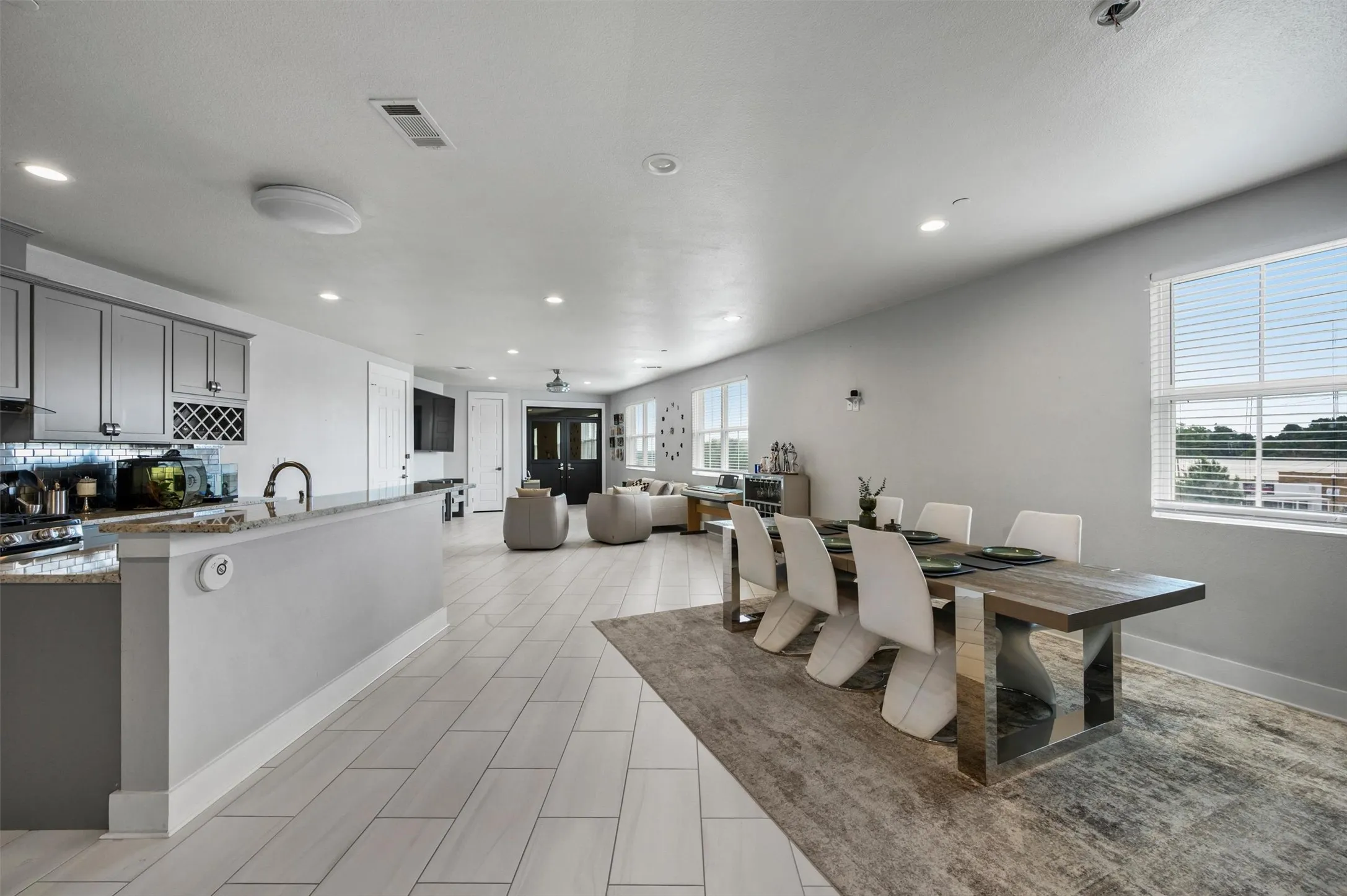 Single Family Residence For Sale in Denton County , 251 S Mill Street 380, Lewisville, Texas 75057, 3 Bedrooms, 4 Bathrooms, 2 Garage spaces, 2,831 Sqft, built in 2018, Price $645,000, mls#21320776, Real Estate Agent in Lewisville, Homes For Sale in Denton county, Homes For Sale in Lewisville, Realtor in Lewisville Texas, Real Estate Brokerage Independent Realty Texas, Luminita Cordes Realtor