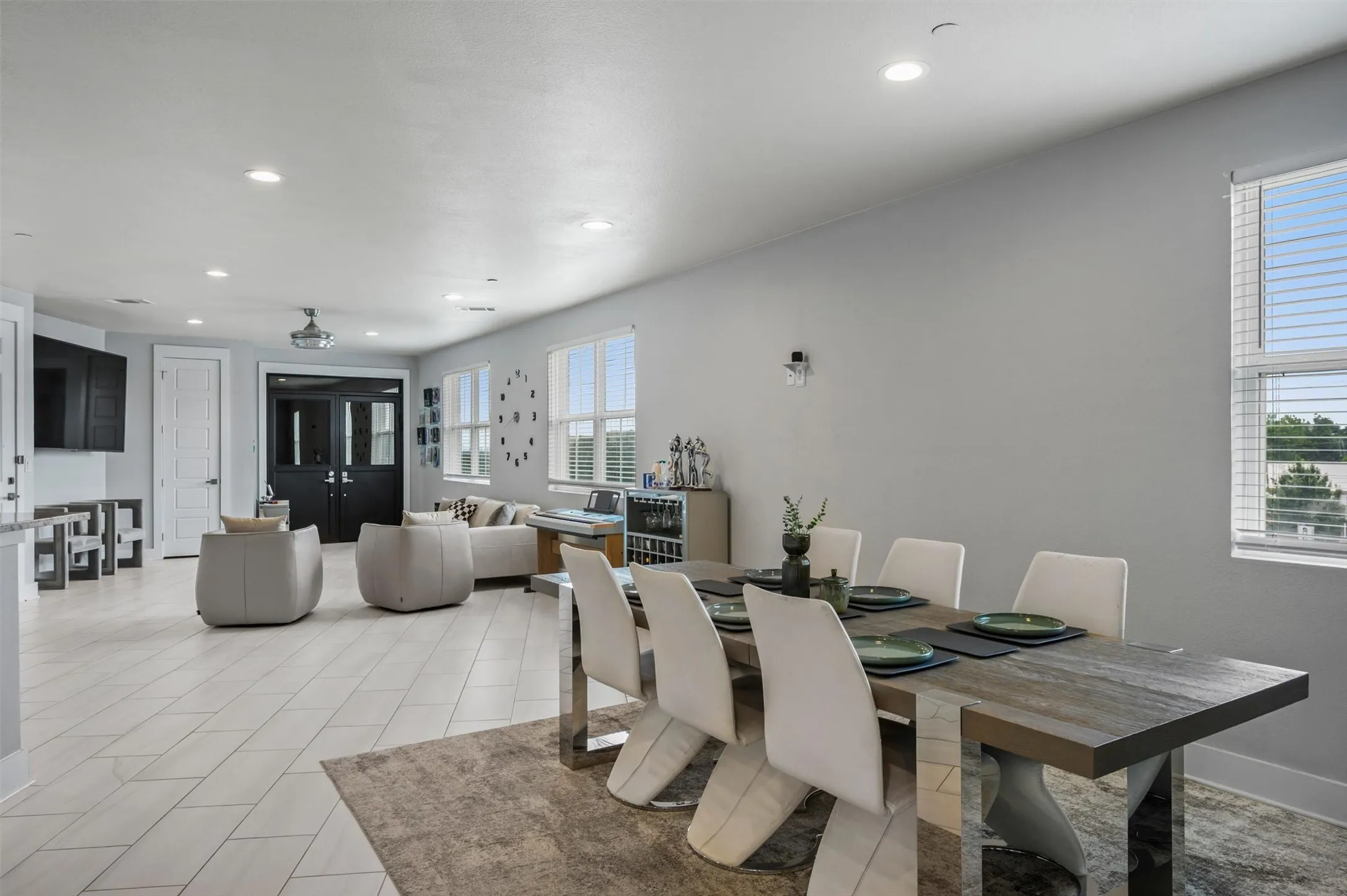 Single Family Residence For Sale in Denton County , 251 S Mill Street 380, Lewisville, Texas 75057, 3 Bedrooms, 4 Bathrooms, 2 Garage spaces, 2,831 Sqft, built in 2018, Price $645,000, mls#21320776, Real Estate Agent in Lewisville, Homes For Sale in Denton county, Homes For Sale in Lewisville, Realtor in Lewisville Texas, Real Estate Brokerage Independent Realty Texas, Luminita Cordes Realtor