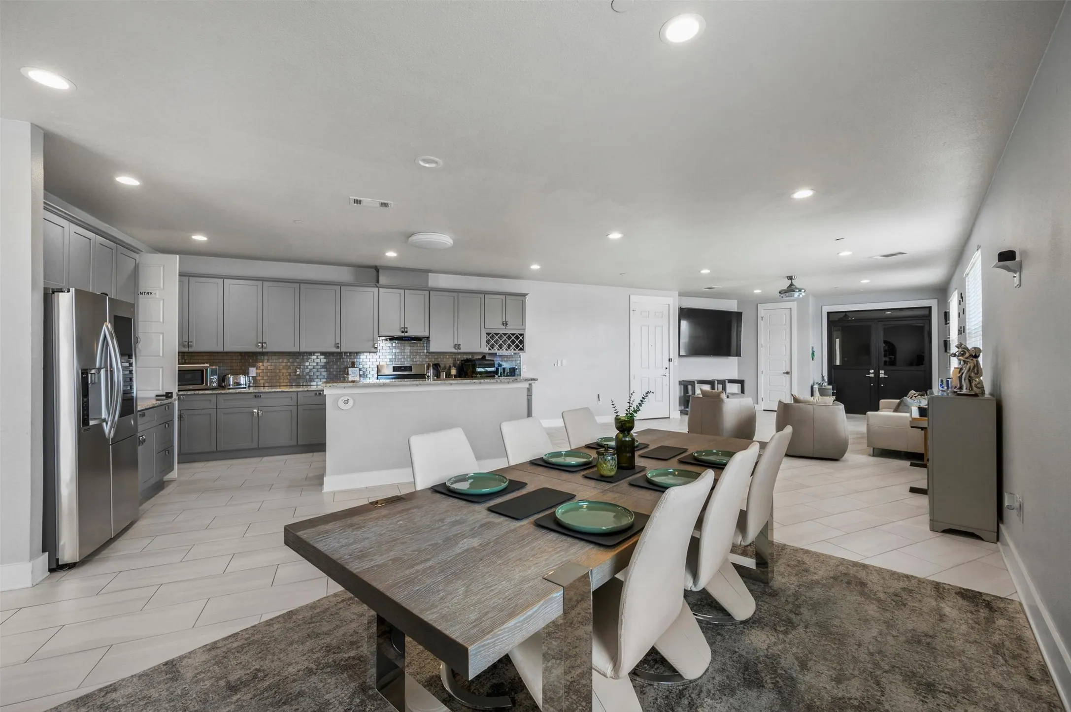 Single Family Residence For Sale in Denton County , 251 S Mill Street 380, Lewisville, Texas 75057, 3 Bedrooms, 4 Bathrooms, 2 Garage spaces, 2,831 Sqft, built in 2018, Price $645,000, mls#21320776, Real Estate Agent in Lewisville, Homes For Sale in Denton county, Homes For Sale in Lewisville, Realtor in Lewisville Texas, Real Estate Brokerage Independent Realty Texas, Luminita Cordes Realtor