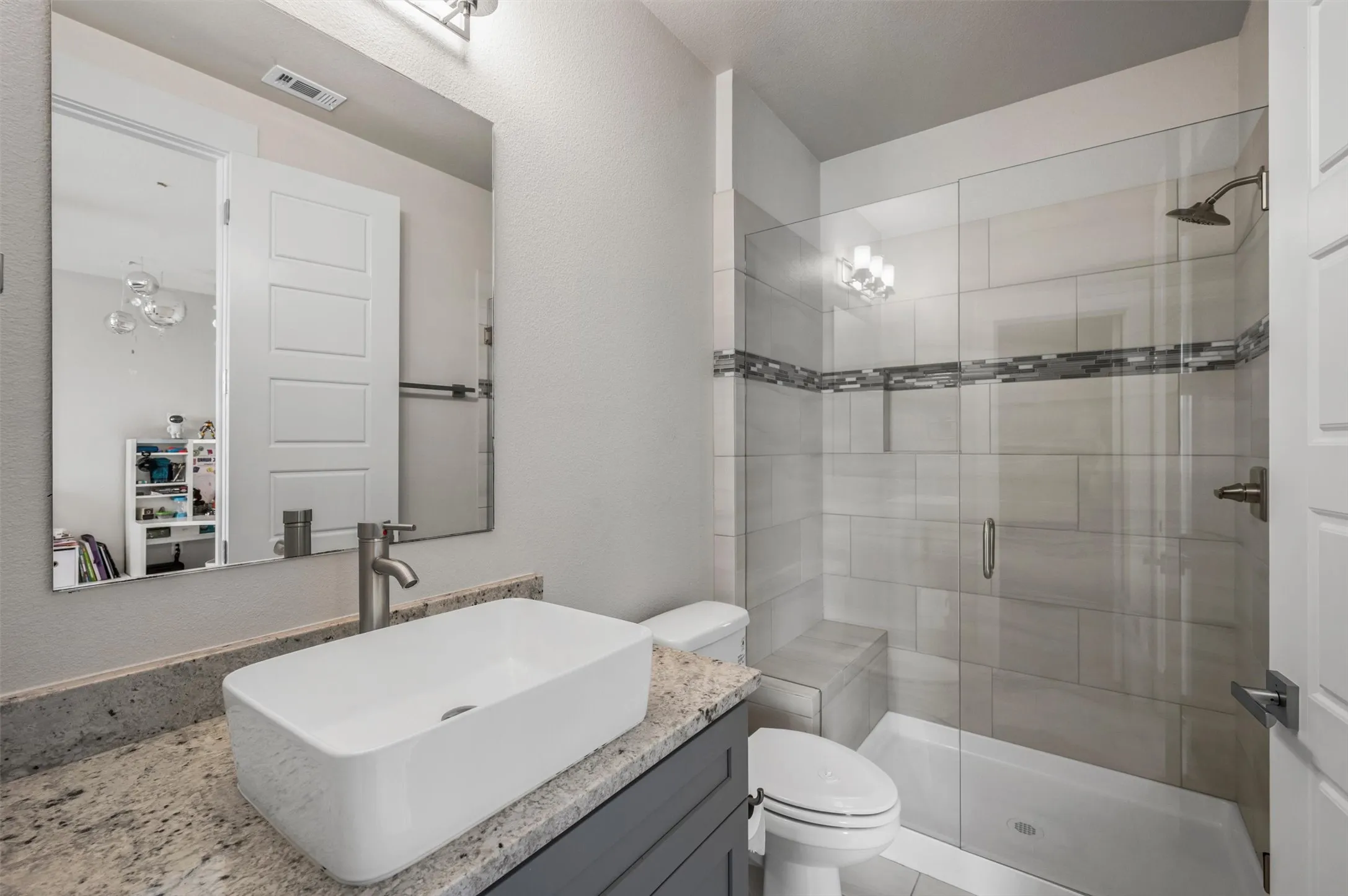 Jr. Primary Suite Full Bathroom #3