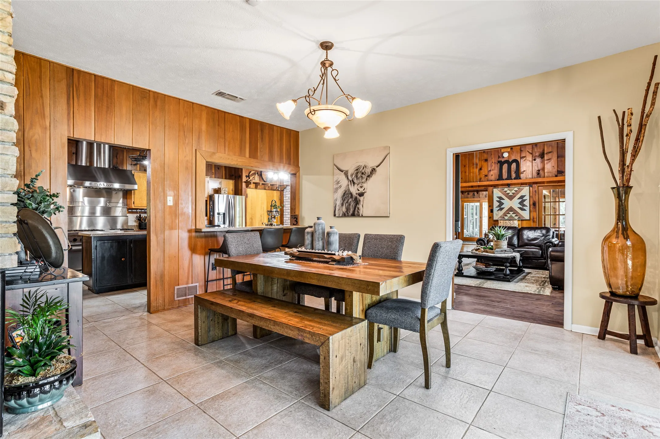 Single Family Residence For Sale in Tarrant County , 916 Kimbrough Road, Azle, Texas 76020, 2 Bedrooms, 2 Bathrooms, 1 Garage spaces, 2,721 Sqft, built in 1950, Price $855,000, mls#21324207, Real Estate Agent in Azle, Homes For Sale in Tarrant county, Homes For Sale in Azle, Realtor in Azle Texas, Real Estate Brokerage Independent Realty Texas, Luminita Cordes Realtor
