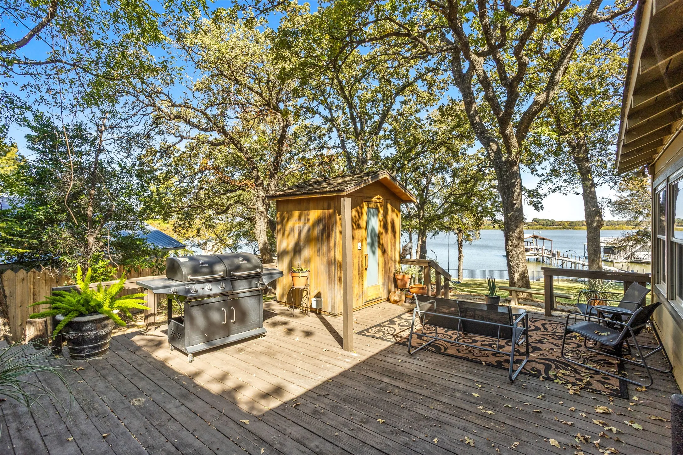 Single Family Residence For Sale in Tarrant County , 916 Kimbrough Road, Azle, Texas 76020, 2 Bedrooms, 2 Bathrooms, 1 Garage spaces, 2,721 Sqft, built in 1950, Price $855,000, mls#21324207, Real Estate Agent in Azle, Homes For Sale in Tarrant county, Homes For Sale in Azle, Realtor in Azle Texas, Real Estate Brokerage Independent Realty Texas, Luminita Cordes Realtor