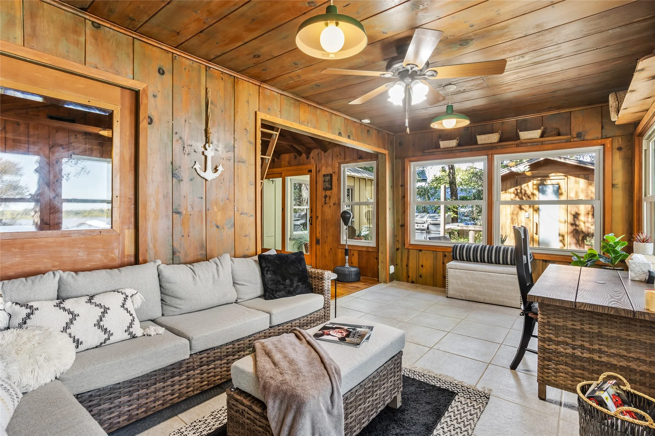Single Family Residence For Sale in Tarrant County , 916 Kimbrough Road, Azle, Texas 76020, 2 Bedrooms, 2 Bathrooms, 1 Garage spaces, 2,721 Sqft, built in 1950, Price $855,000, mls#21324207, Real Estate Agent in Azle, Homes For Sale in Tarrant county, Homes For Sale in Azle, Realtor in Azle Texas, Real Estate Brokerage Independent Realty Texas, Luminita Cordes Realtor