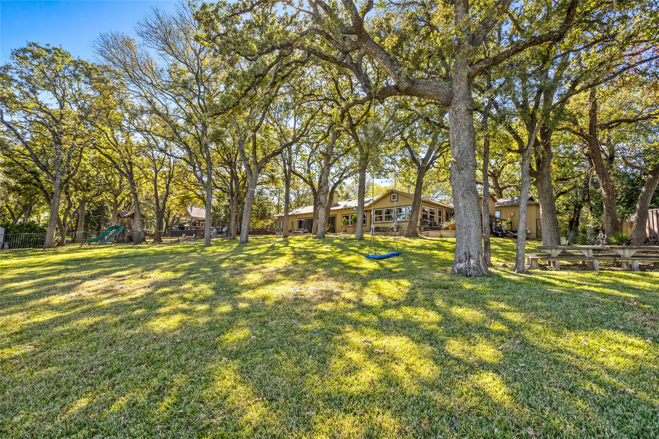 Single Family Residence For Sale in Tarrant County , 916 Kimbrough Road, Azle, Texas 76020, 2 Bedrooms, 2 Bathrooms, 1 Garage spaces, 2,721 Sqft, built in 1950, Price $855,000, mls#21324207, Real Estate Agent in Azle, Homes For Sale in Tarrant county, Homes For Sale in Azle, Realtor in Azle Texas, Real Estate Brokerage Independent Realty Texas, Luminita Cordes Realtor