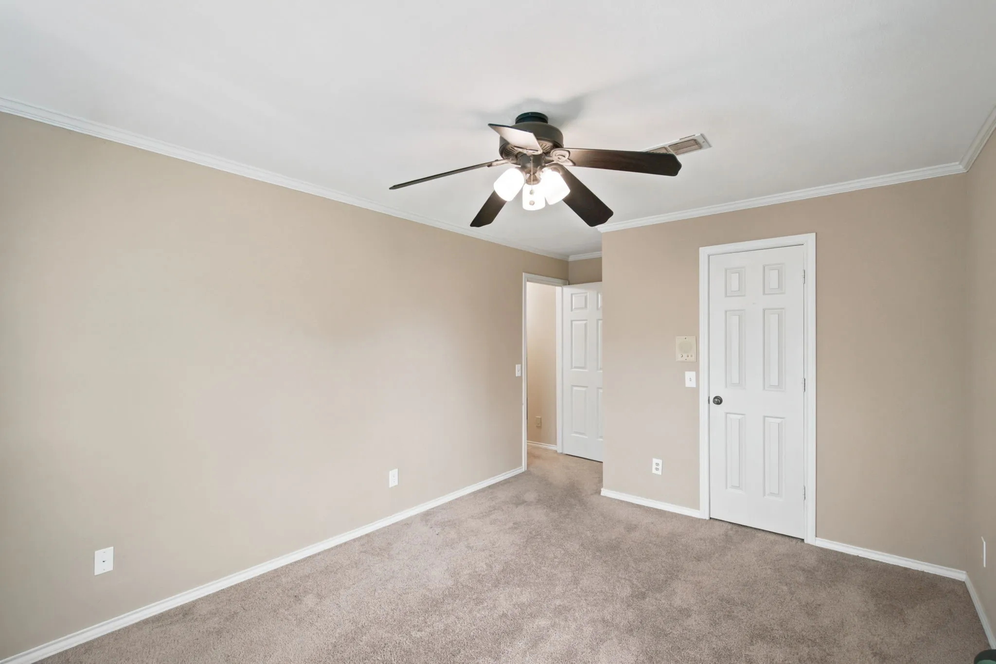 Single Family Residence For Sale in Collin County , 602 Riva Ridge, Wylie, Texas 75098, 3 Bedroom, 3 Bathroom, 2 Garage spaces, 2,862 Sqft, built in 1984, mls#21324034, Real Estate Agent in Wylie, Homes For Sale in Collin county, Homes For Sale in Wylie, Realtor in Wylie Texas, Real Estate Brokerage Independent Realty Texas, Luminita Cordes Realtor