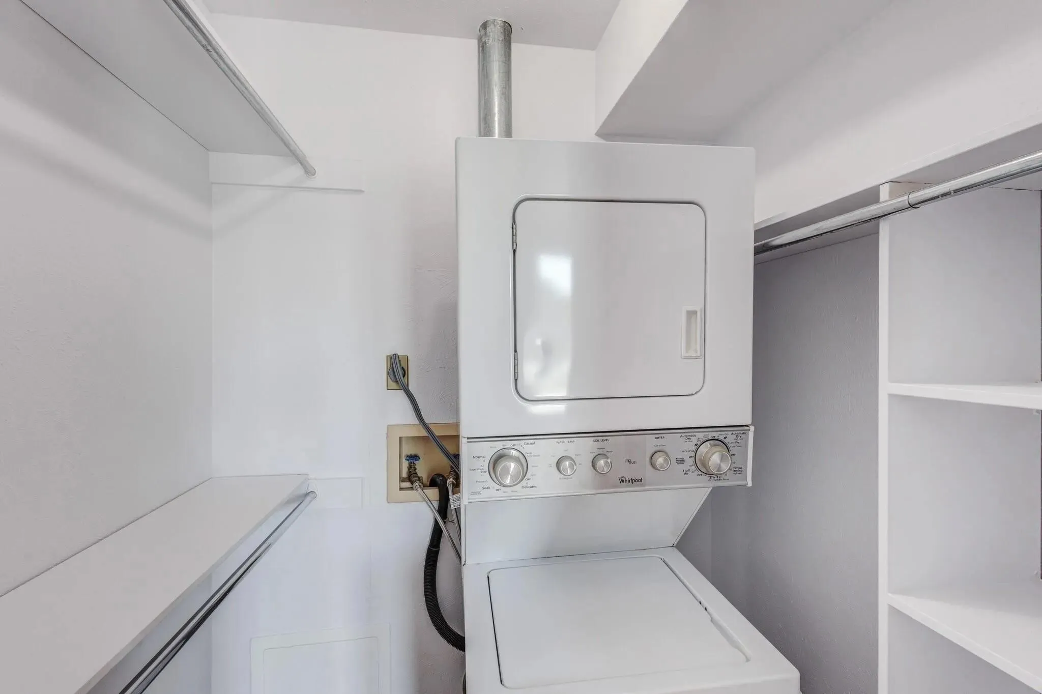 Condominium For Sale in Dallas County , 4658 Matilda #H Street, Dallas, Texas 75206, 1 Bedroom, 1 Bathroom, Garage spaces, 738 Sqft, built in 1968, mls#21324223, Real Estate Agent in Dallas, Homes For Sale in Dallas county, Homes For Sale in Dallas, Realtor in Dallas Texas, Real Estate Brokerage Independent Realty Texas, Luminita Cordes Realtor