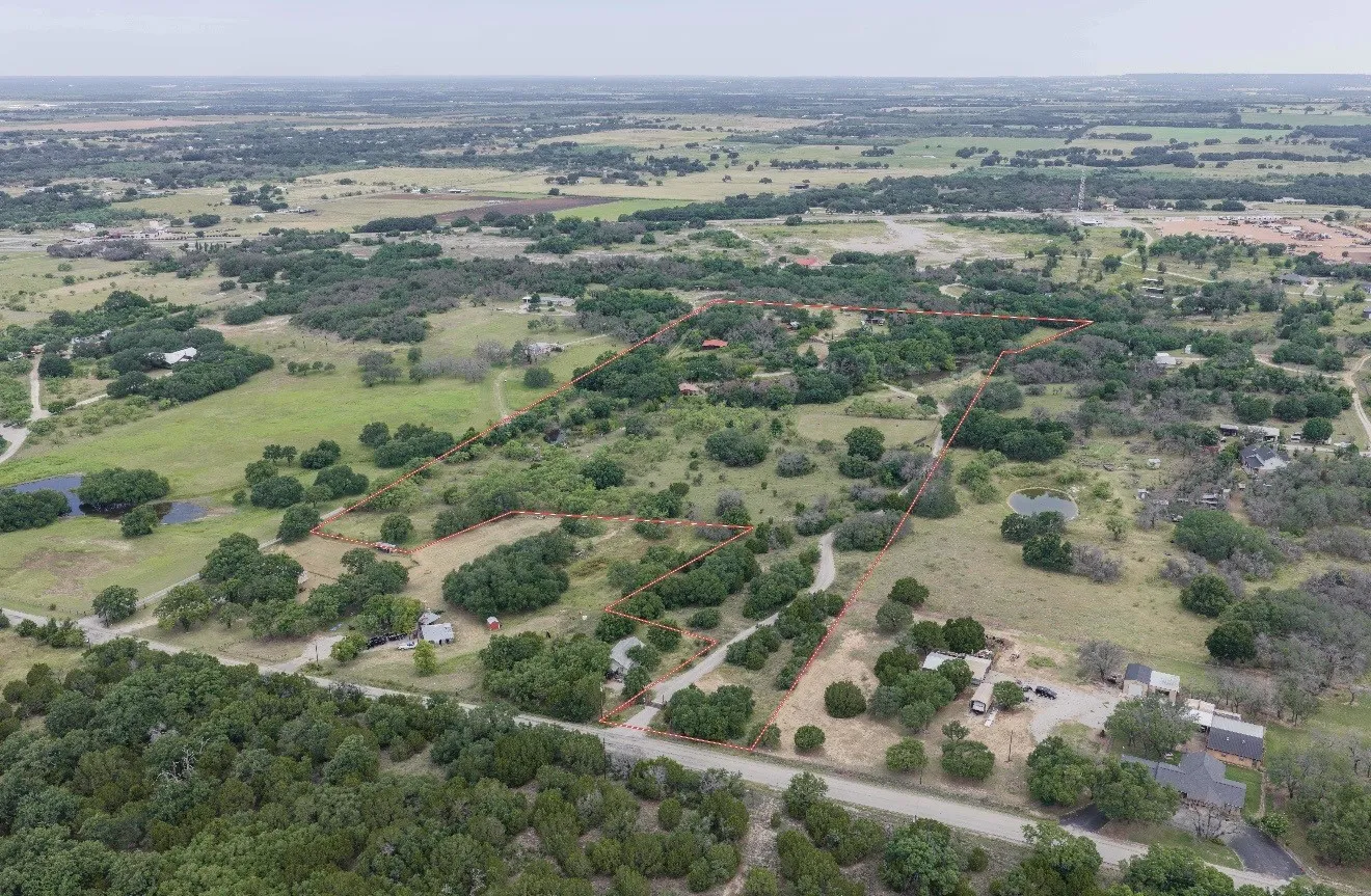 Single Family Residence For Sale in Brown County , 3296 Campbell Trail, Early, Texas 76802, 3 Bedroom, 3 Bathroom, Garage spaces, 2,808 Sqft, built in 1989, mls#21324226, Real Estate Agent in Early, Homes For Sale in Brown county, Homes For Sale in Early, Realtor in Early Texas, Real Estate Brokerage Independent Realty Texas, Luminita Cordes Realtor