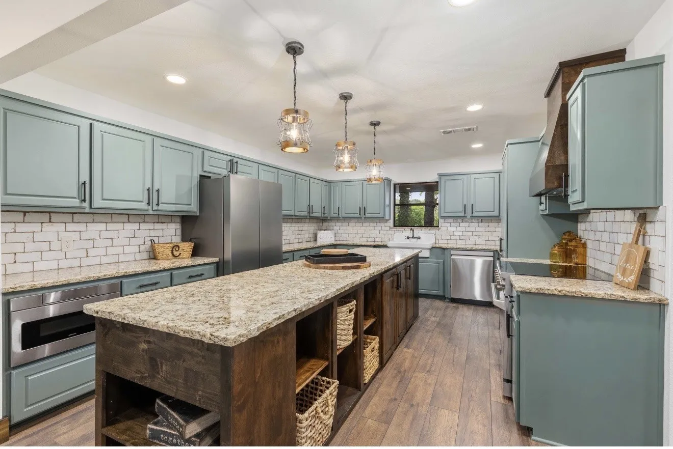 Single Family Residence For Sale in Brown County , 3296 Campbell Trail, Early, Texas 76802, 3 Bedroom, 3 Bathroom, Garage spaces, 2,808 Sqft, built in 1989, mls#21324226, Real Estate Agent in Early, Homes For Sale in Brown county, Homes For Sale in Early, Realtor in Early Texas, Real Estate Brokerage Independent Realty Texas, Luminita Cordes Realtor