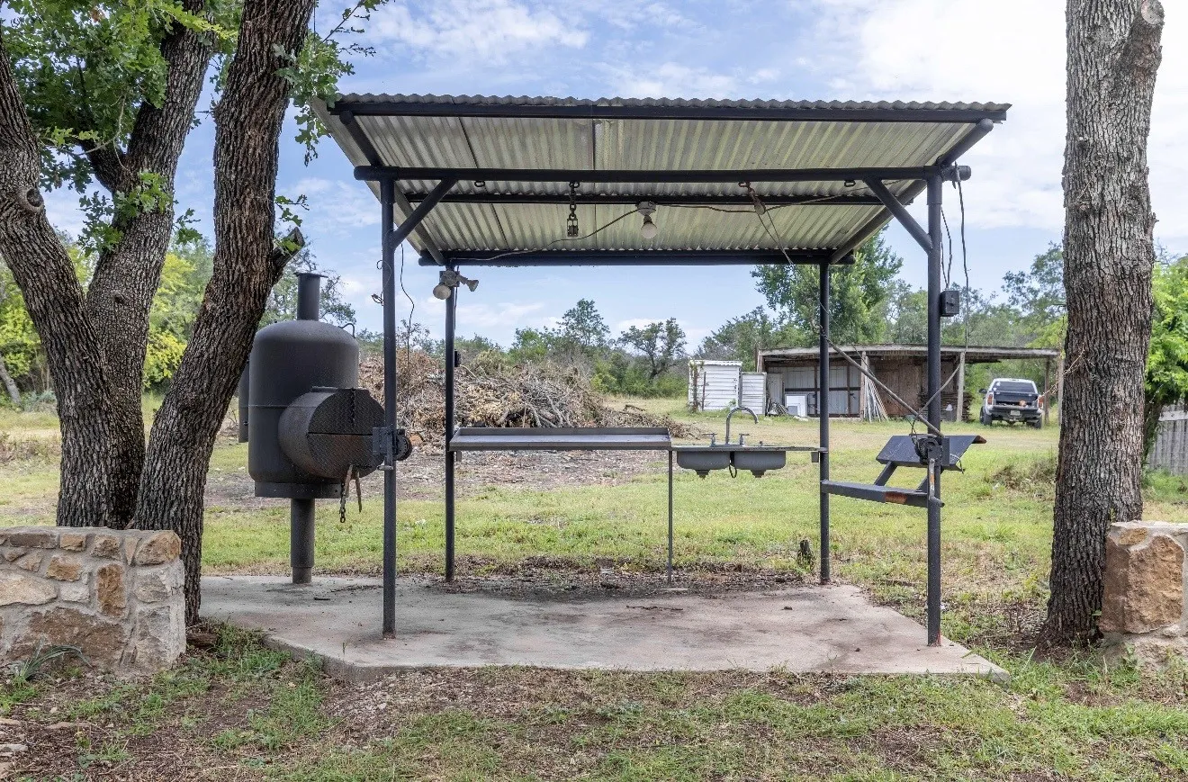 Single Family Residence For Sale in Brown County , 3296 Campbell Trail, Early, Texas 76802, 3 Bedroom, 3 Bathroom, Garage spaces, 2,808 Sqft, built in 1989, mls#21324226, Real Estate Agent in Early, Homes For Sale in Brown county, Homes For Sale in Early, Realtor in Early Texas, Real Estate Brokerage Independent Realty Texas, Luminita Cordes Realtor