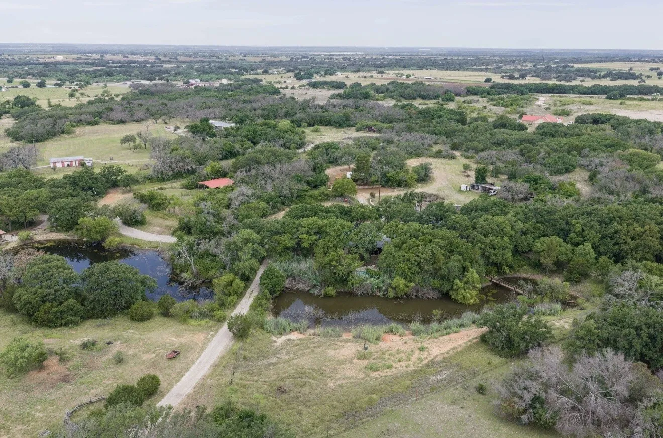 Single Family Residence For Sale in Brown County , 3296 Campbell Trail, Early, Texas 76802, 3 Bedroom, 3 Bathroom, Garage spaces, 2,808 Sqft, built in 1989, mls#21324226, Real Estate Agent in Early, Homes For Sale in Brown county, Homes For Sale in Early, Realtor in Early Texas, Real Estate Brokerage Independent Realty Texas, Luminita Cordes Realtor