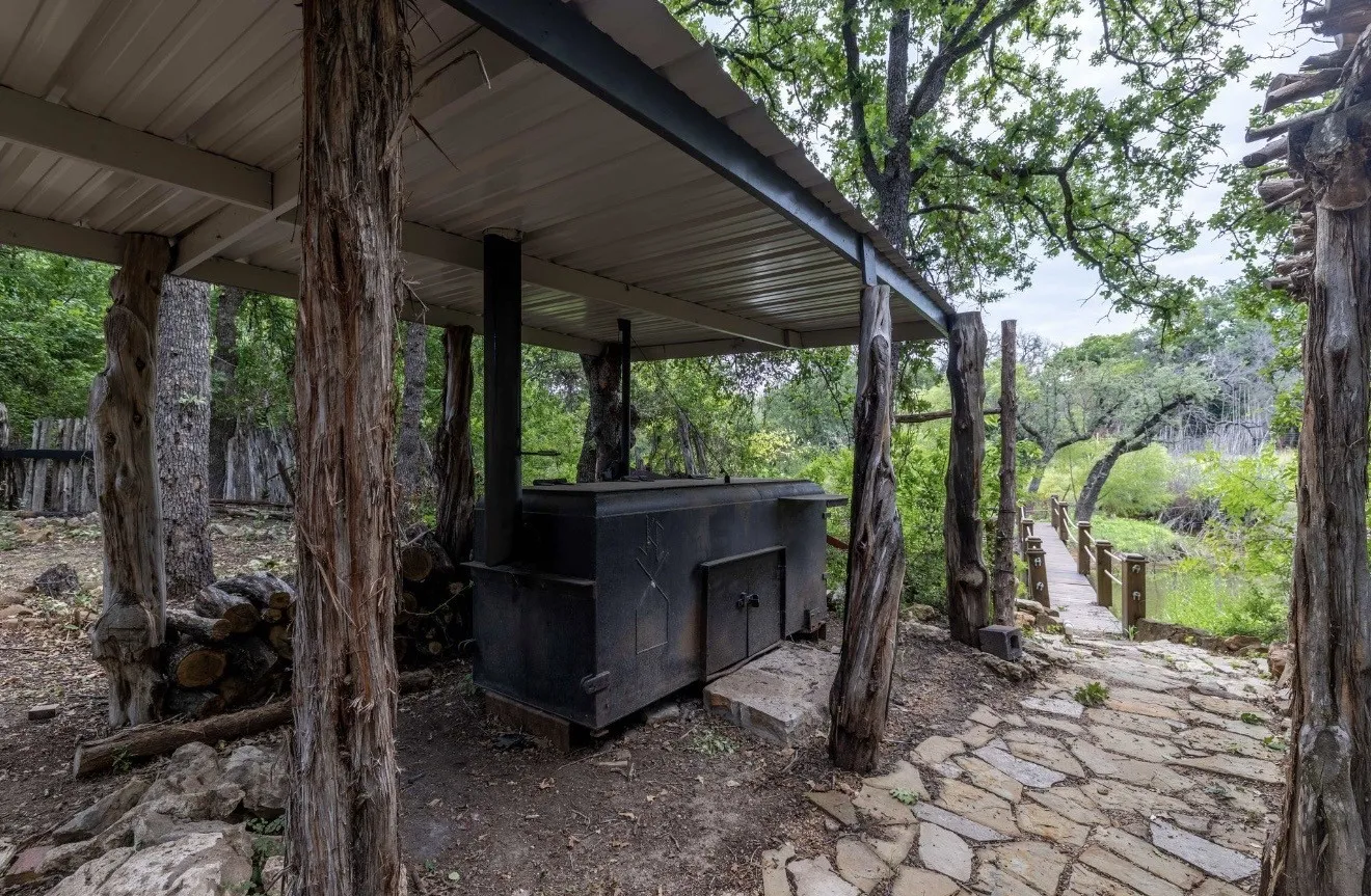 Single Family Residence For Sale in Brown County , 3296 Campbell Trail, Early, Texas 76802, 3 Bedroom, 3 Bathroom, Garage spaces, 2,808 Sqft, built in 1989, mls#21324226, Real Estate Agent in Early, Homes For Sale in Brown county, Homes For Sale in Early, Realtor in Early Texas, Real Estate Brokerage Independent Realty Texas, Luminita Cordes Realtor