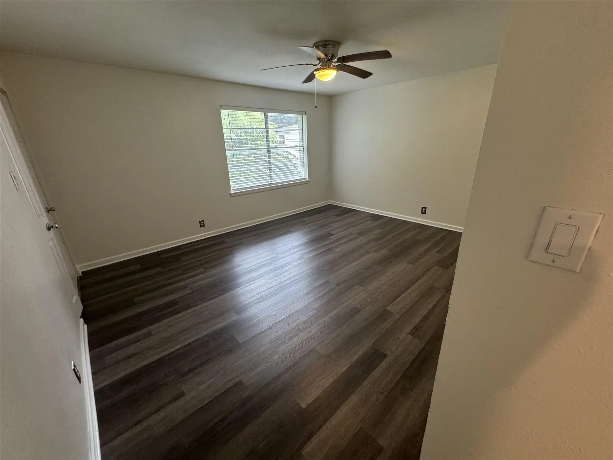 Townhouse For Rent in Dallas County , 4945 N Hall Street F-4945, Dallas, Texas 75235, 2 Bedroom, 2 Bathroom, Garage spaces, 1,147 Sqft, built in 1954, mls#21324126, Real Estate Agent in Dallas, Homes For Rent in Dallas county, Homes For Rent in Dallas, Realtor in Dallas Texas, Real Estate Brokerage Independent Realty Texas, Luminita Cordes Realtor