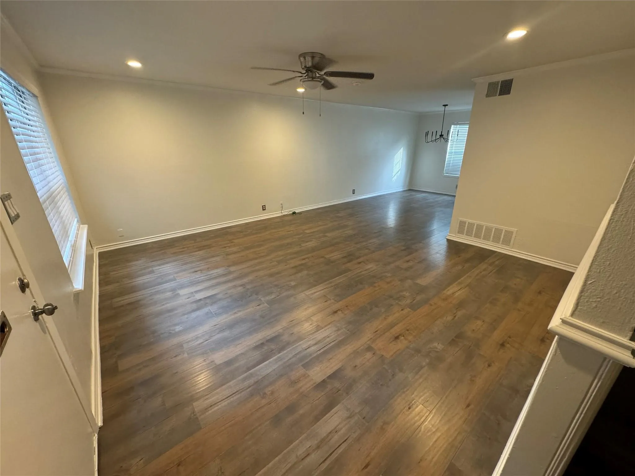 Townhouse For Rent in Dallas County , 4945 N Hall Street F-4945, Dallas, Texas 75235, 2 Bedroom, 2 Bathroom, Garage spaces, 1,147 Sqft, built in 1954, mls#21324126, Real Estate Agent in Dallas, Homes For Rent in Dallas county, Homes For Rent in Dallas, Realtor in Dallas Texas, Real Estate Brokerage Independent Realty Texas, Luminita Cordes Realtor
