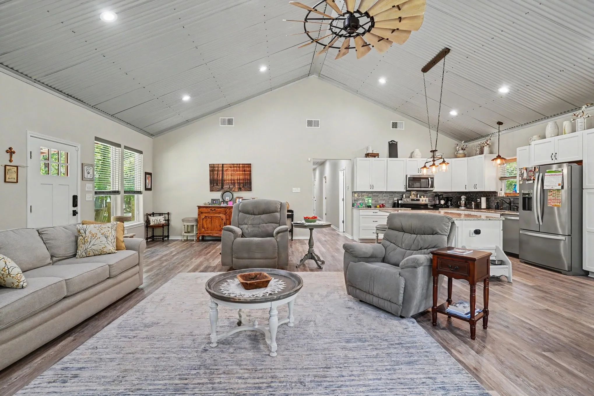 Single Family Residence For Sale in Wise County , 125 Rolling Hills Boulevard, Alvord, Texas 76225, 2 Bedrooms, 3 Bathrooms, 2 Garage spaces, 1,980 Sqft, built in 2020, Price $535,000, mls#21317412, Real Estate Agent in Alvord, Homes For Sale in Wise county, Homes For Sale in Alvord, Realtor in Alvord Texas, Real Estate Brokerage Independent Realty Texas, Luminita Cordes Realtor