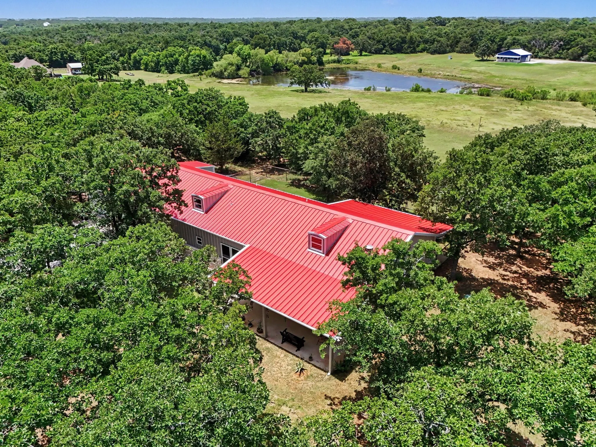 Single Family Residence For Sale in Wise County , 125 Rolling Hills Boulevard, Alvord, Texas 76225, 2 Bedrooms, 3 Bathrooms, 2 Garage spaces, 1,980 Sqft, built in 2020, Price $535,000, mls#21317412, Real Estate Agent in Alvord, Homes For Sale in Wise county, Homes For Sale in Alvord, Realtor in Alvord Texas, Real Estate Brokerage Independent Realty Texas, Luminita Cordes Realtor