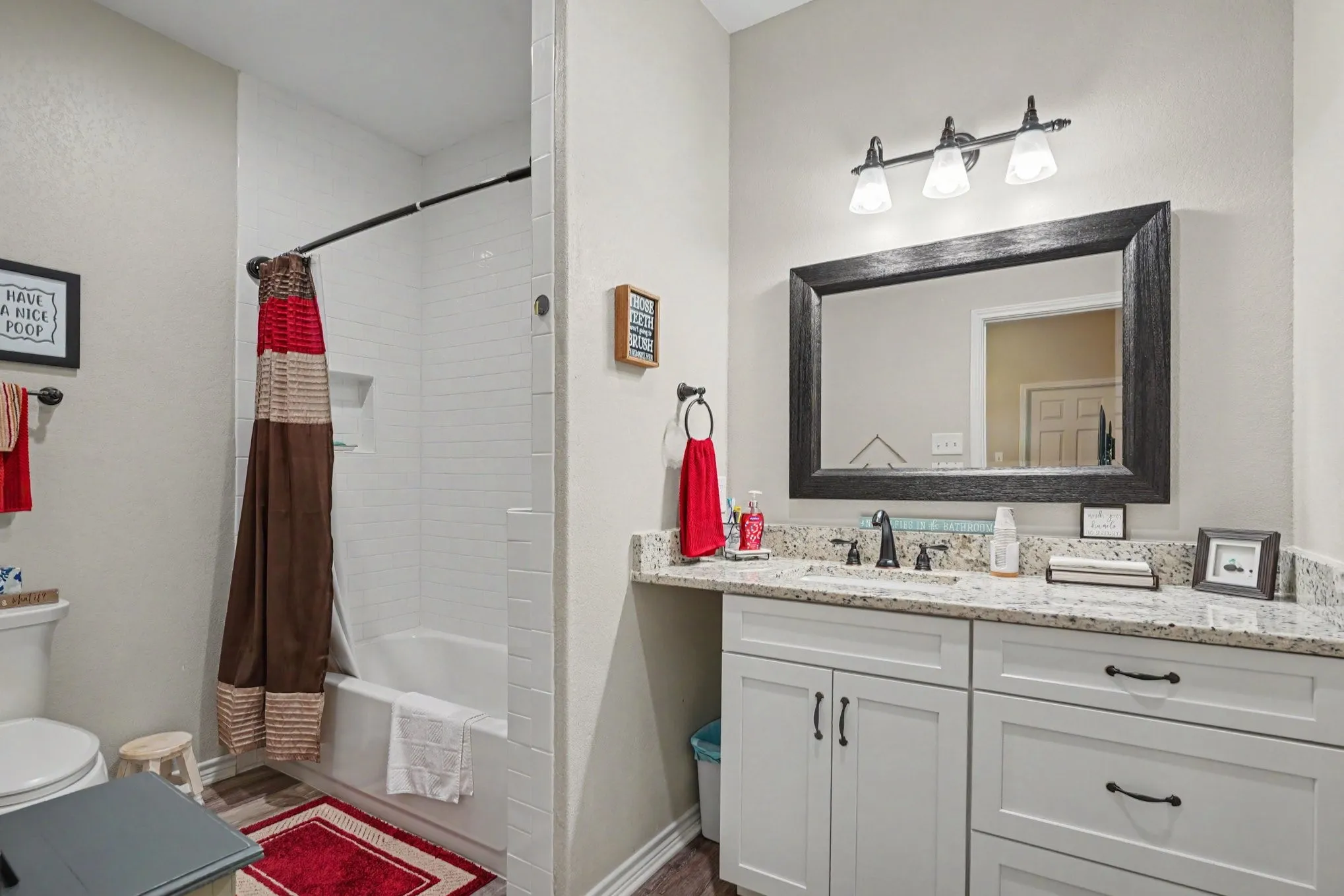 Single Family Residence For Sale in Wise County , 125 Rolling Hills Boulevard, Alvord, Texas 76225, 2 Bedrooms, 3 Bathrooms, 2 Garage spaces, 1,980 Sqft, built in 2020, Price $535,000, mls#21317412, Real Estate Agent in Alvord, Homes For Sale in Wise county, Homes For Sale in Alvord, Realtor in Alvord Texas, Real Estate Brokerage Independent Realty Texas, Luminita Cordes Realtor