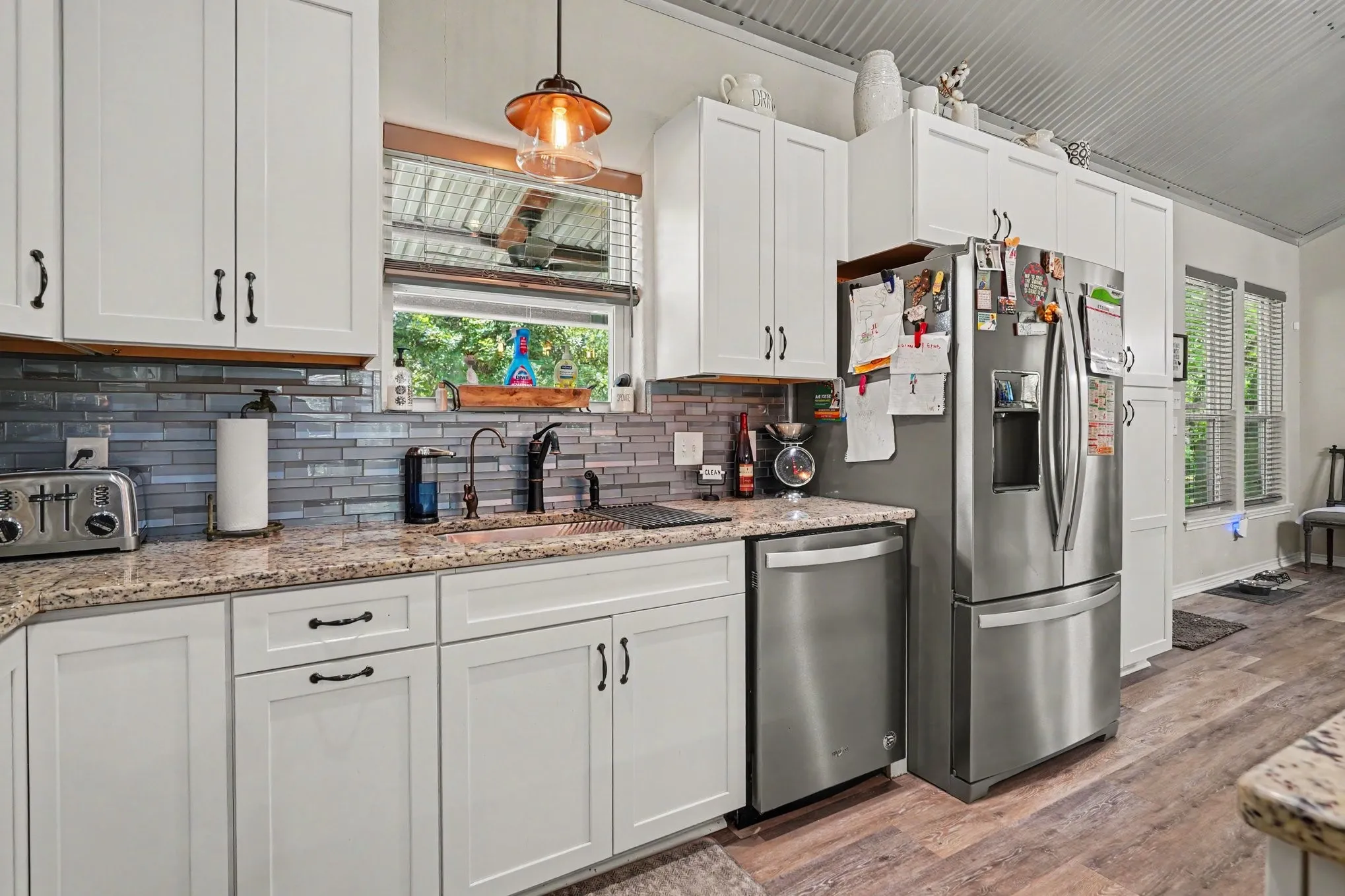 Single Family Residence For Sale in Wise County , 125 Rolling Hills Boulevard, Alvord, Texas 76225, 2 Bedrooms, 3 Bathrooms, 2 Garage spaces, 1,980 Sqft, built in 2020, Price $535,000, mls#21317412, Real Estate Agent in Alvord, Homes For Sale in Wise county, Homes For Sale in Alvord, Realtor in Alvord Texas, Real Estate Brokerage Independent Realty Texas, Luminita Cordes Realtor