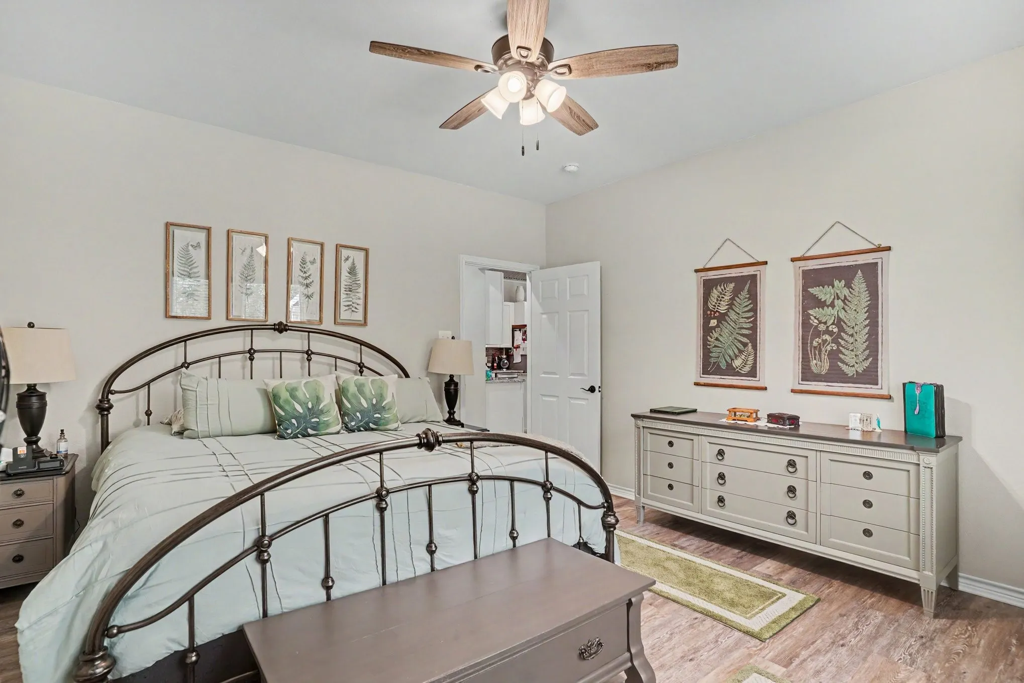 Single Family Residence For Sale in Wise County , 125 Rolling Hills Boulevard, Alvord, Texas 76225, 2 Bedrooms, 3 Bathrooms, 2 Garage spaces, 1,980 Sqft, built in 2020, Price $535,000, mls#21317412, Real Estate Agent in Alvord, Homes For Sale in Wise county, Homes For Sale in Alvord, Realtor in Alvord Texas, Real Estate Brokerage Independent Realty Texas, Luminita Cordes Realtor