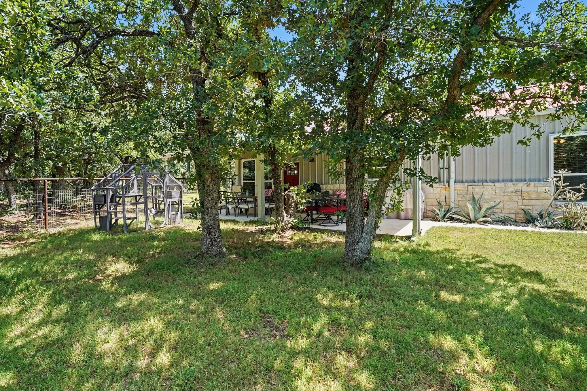 Single Family Residence For Sale in Wise County , 125 Rolling Hills Boulevard, Alvord, Texas 76225, 2 Bedrooms, 3 Bathrooms, 2 Garage spaces, 1,980 Sqft, built in 2020, Price $535,000, mls#21317412, Real Estate Agent in Alvord, Homes For Sale in Wise county, Homes For Sale in Alvord, Realtor in Alvord Texas, Real Estate Brokerage Independent Realty Texas, Luminita Cordes Realtor