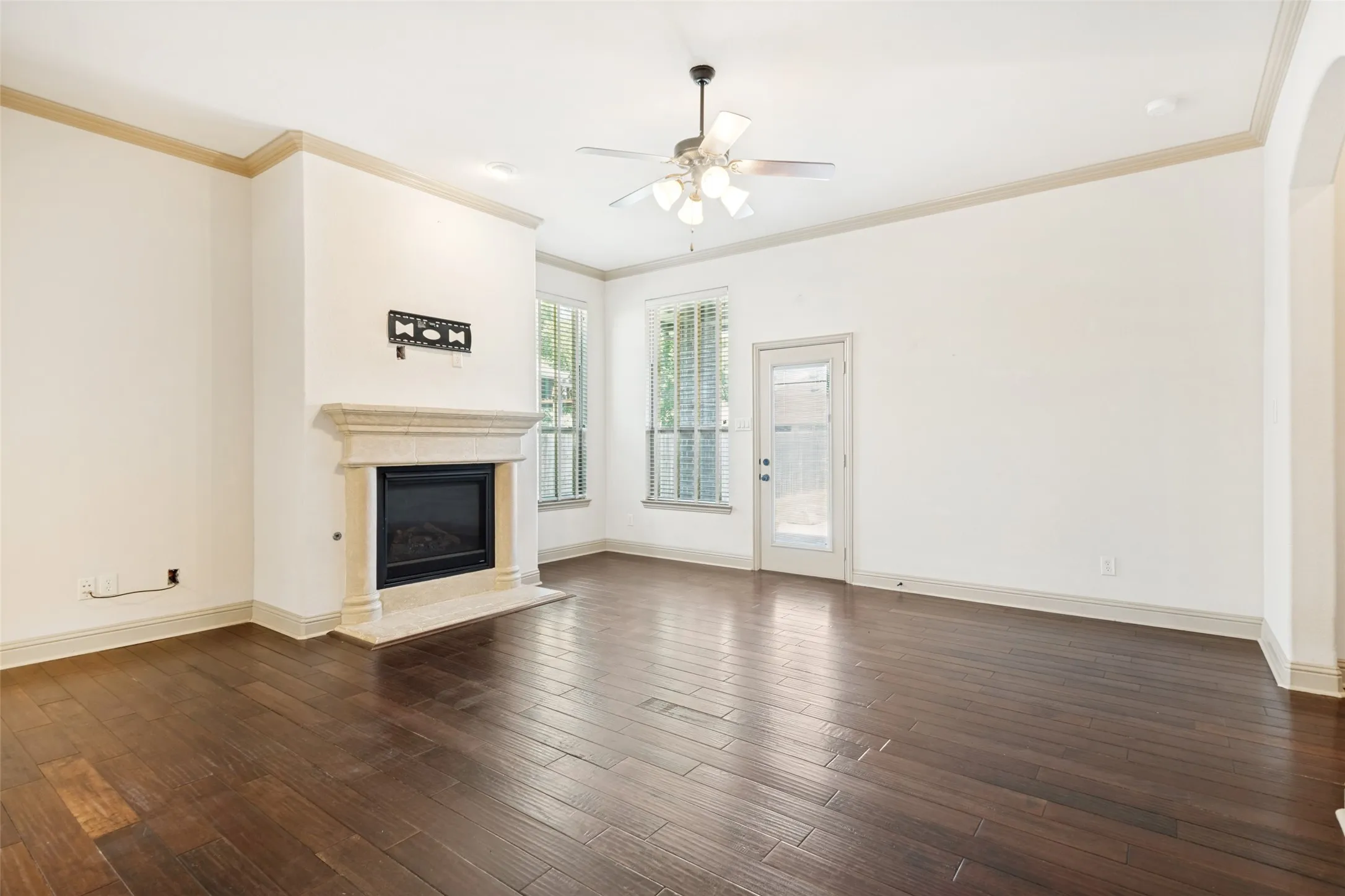 Hardwoods, Gas fireplace.