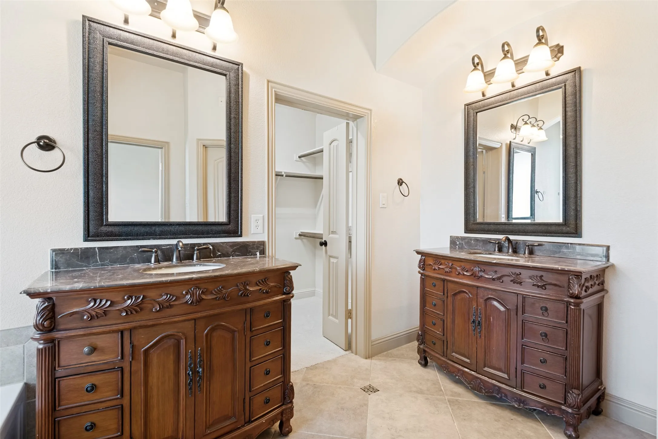 Separate sinks