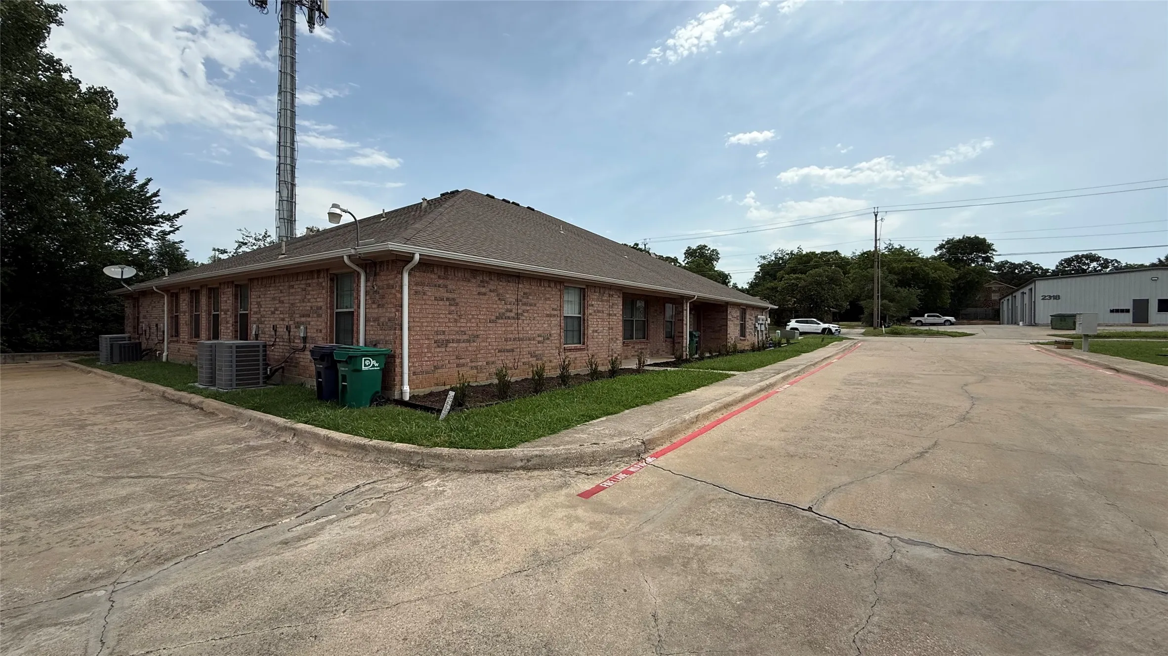 Quadruplex For Rent in Denton County , 2335 N Elm Street, Denton, Texas 76201, 3 Bedroom, 2 Bathroom, Garage spaces, 1,192 Sqft, built in 2005, mls#21324264, Real Estate Agent in Denton, Homes For Rent in Denton county, Homes For Rent in Denton, Realtor in Denton Texas, Real Estate Brokerage Independent Realty Texas, Luminita Cordes Realtor