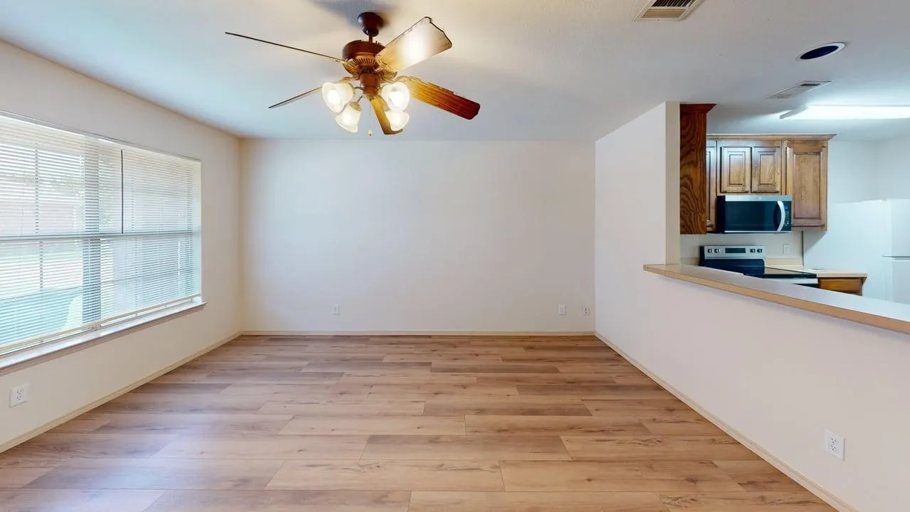 Quadruplex For Rent in Denton County , 2335 N Elm Street, Denton, Texas 76201, 3 Bedroom, 2 Bathroom, Garage spaces, 1,192 Sqft, built in 2005, mls#21324264, Real Estate Agent in Denton, Homes For Rent in Denton county, Homes For Rent in Denton, Realtor in Denton Texas, Real Estate Brokerage Independent Realty Texas, Luminita Cordes Realtor