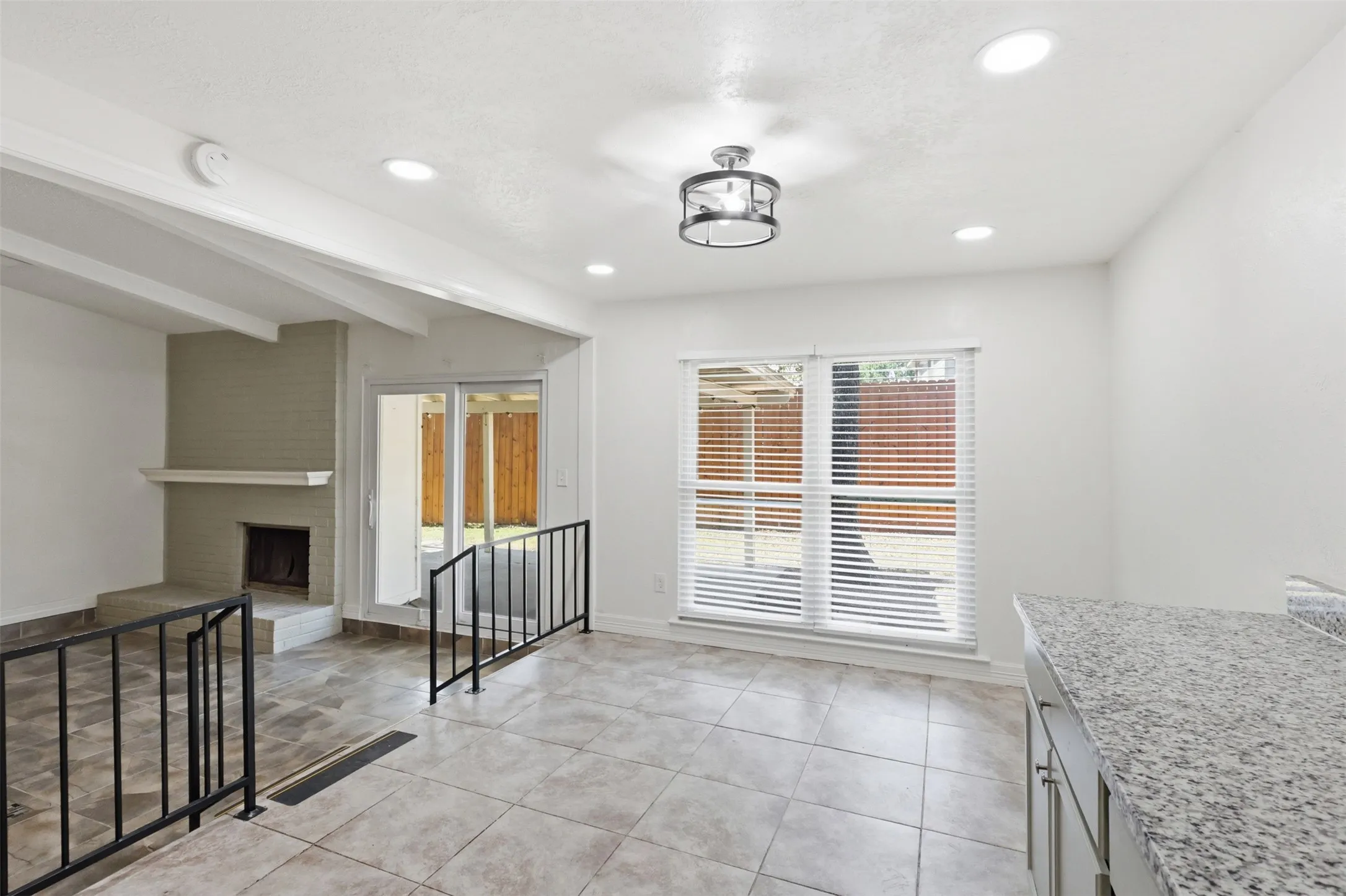 Single Family Residence For Sale in Tarrant County , 2400 York Minster Court, Arlington, Texas 76006, 4 Bedroom, 2 Bathroom, 2 Garage spaces, 1,619 Sqft, built in 1981, mls#21323015, Real Estate Agent in Arlington, Homes For Sale in Tarrant county, Homes For Sale in Arlington, Realtor in Arlington Texas, Real Estate Brokerage Independent Realty Texas, Luminita Cordes Realtor