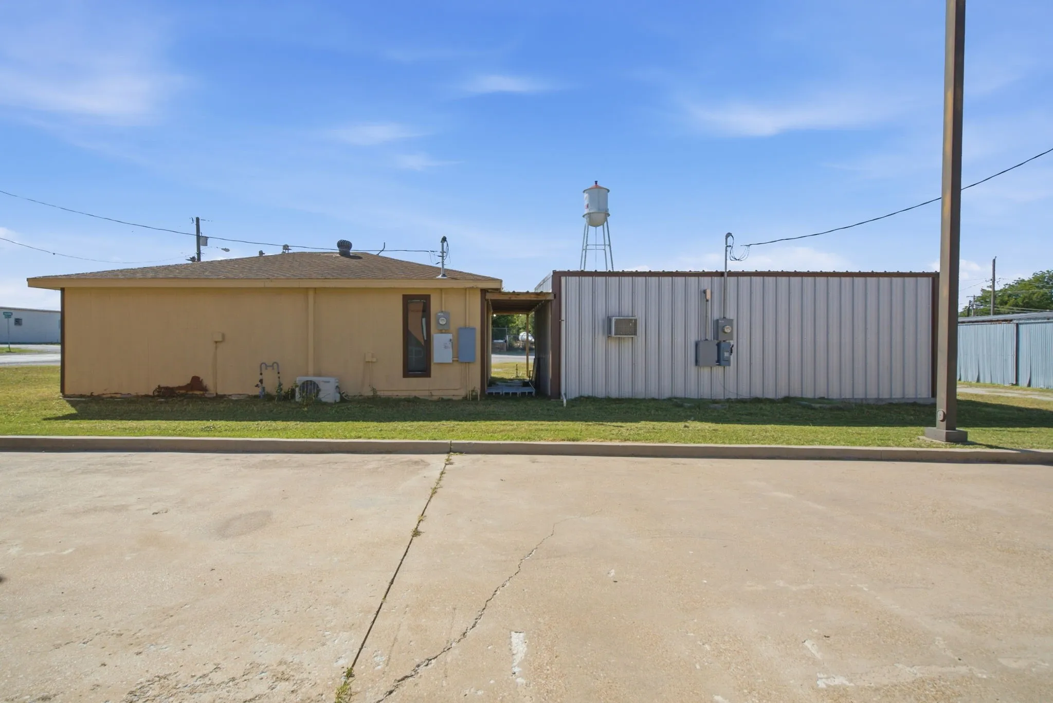 Office For Sale in Eastland County , 107 Briscoe, Gorman, Texas 76454, 0, 0, Garage spaces, 0 Sqft, built in 1999, mls#21324193, Real Estate Agent in Gorman, Homes For Sale in Eastland county, Homes For Sale in Gorman, Realtor in Gorman Texas, Real Estate Brokerage Independent Realty Texas, Luminita Cordes Realtor