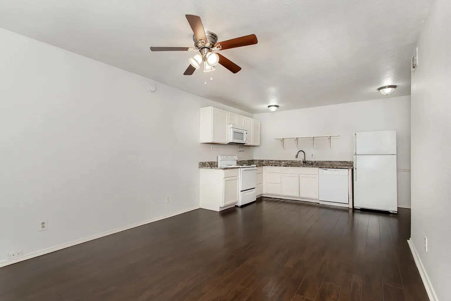 Apartment For Sale in Dallas County , 5722 Gaston Avenue, Dallas, Texas 75214, 0, 0, Garage spaces, 0 Sqft, built in 1958, mls#21324260, Real Estate Agent in Dallas, Homes For Sale in Dallas county, Homes For Sale in Dallas, Realtor in Dallas Texas, Real Estate Brokerage Independent Realty Texas, Luminita Cordes Realtor