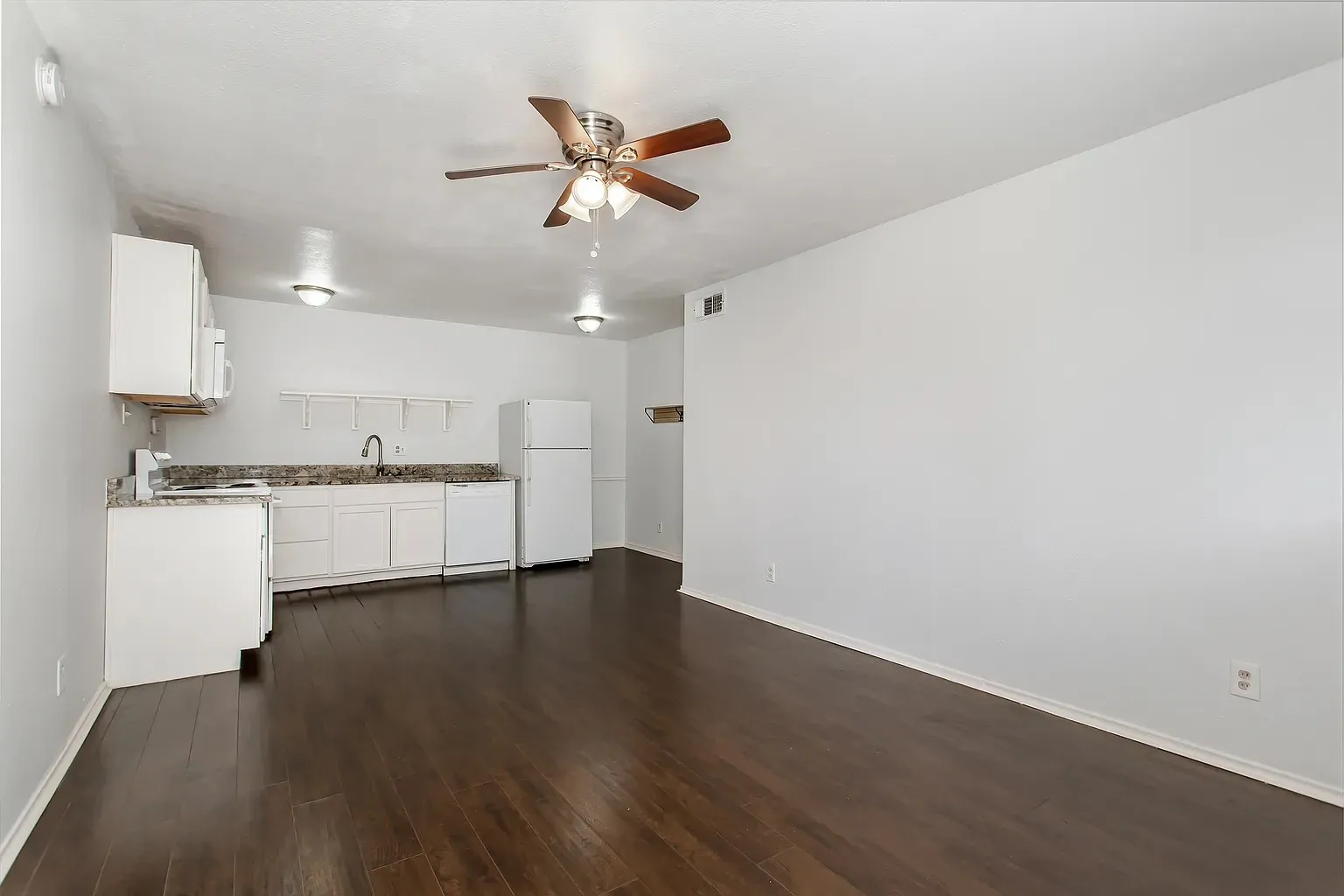 Apartment For Sale in Dallas County , 5722 Gaston Avenue, Dallas, Texas 75214, 0, 0, Garage spaces, 0 Sqft, built in 1958, mls#21324260, Real Estate Agent in Dallas, Homes For Sale in Dallas county, Homes For Sale in Dallas, Realtor in Dallas Texas, Real Estate Brokerage Independent Realty Texas, Luminita Cordes Realtor