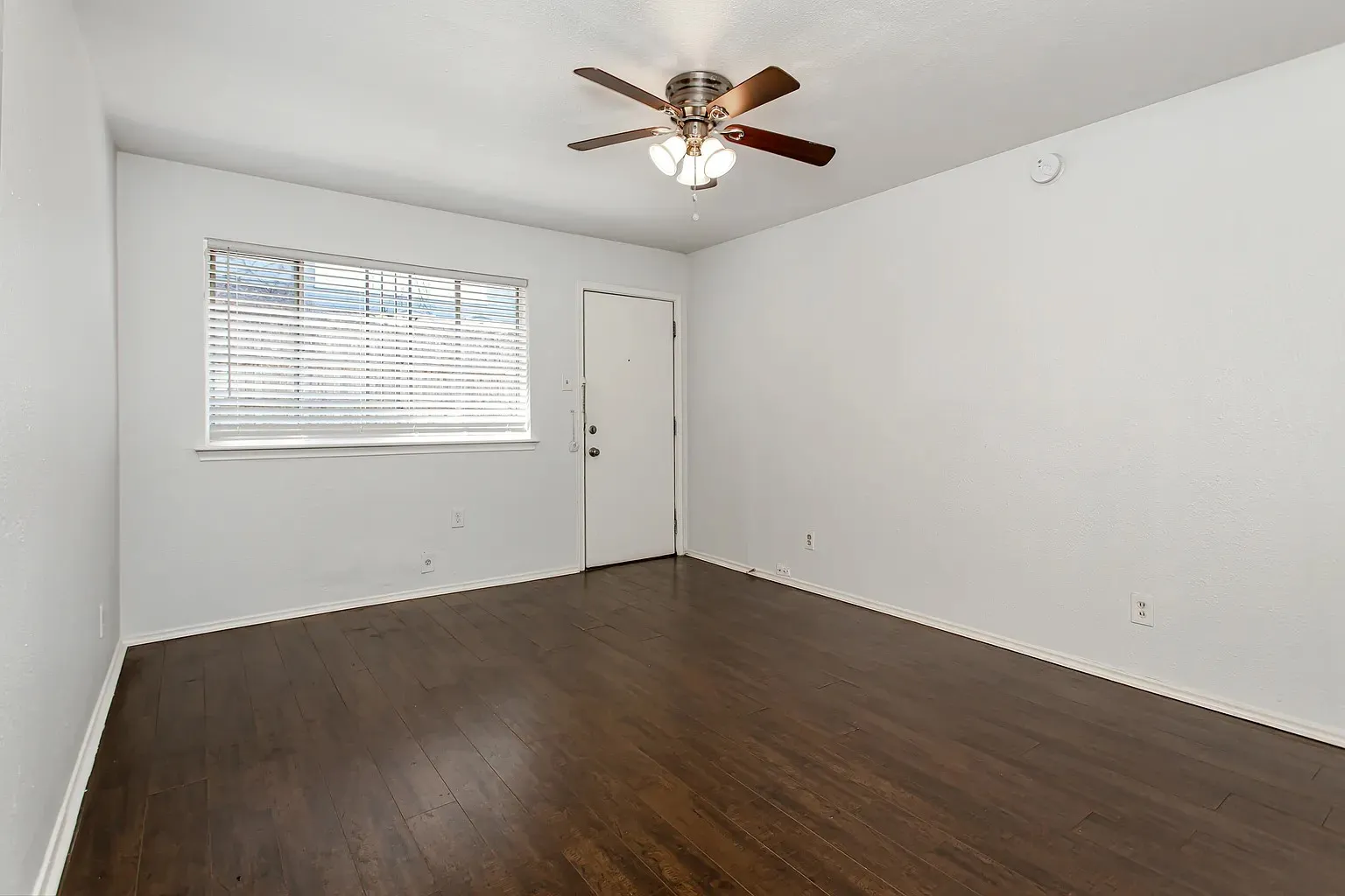 Apartment For Sale in Dallas County , 5722 Gaston Avenue, Dallas, Texas 75214, 0, 0, Garage spaces, 0 Sqft, built in 1958, mls#21324260, Real Estate Agent in Dallas, Homes For Sale in Dallas county, Homes For Sale in Dallas, Realtor in Dallas Texas, Real Estate Brokerage Independent Realty Texas, Luminita Cordes Realtor