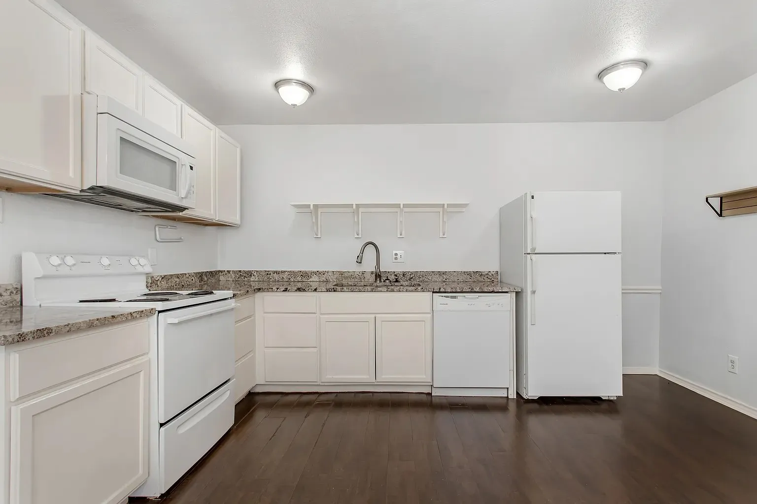 Apartment For Sale in Dallas County , 5722 Gaston Avenue, Dallas, Texas 75214, 0, 0, Garage spaces, 0 Sqft, built in 1958, mls#21324260, Real Estate Agent in Dallas, Homes For Sale in Dallas county, Homes For Sale in Dallas, Realtor in Dallas Texas, Real Estate Brokerage Independent Realty Texas, Luminita Cordes Realtor