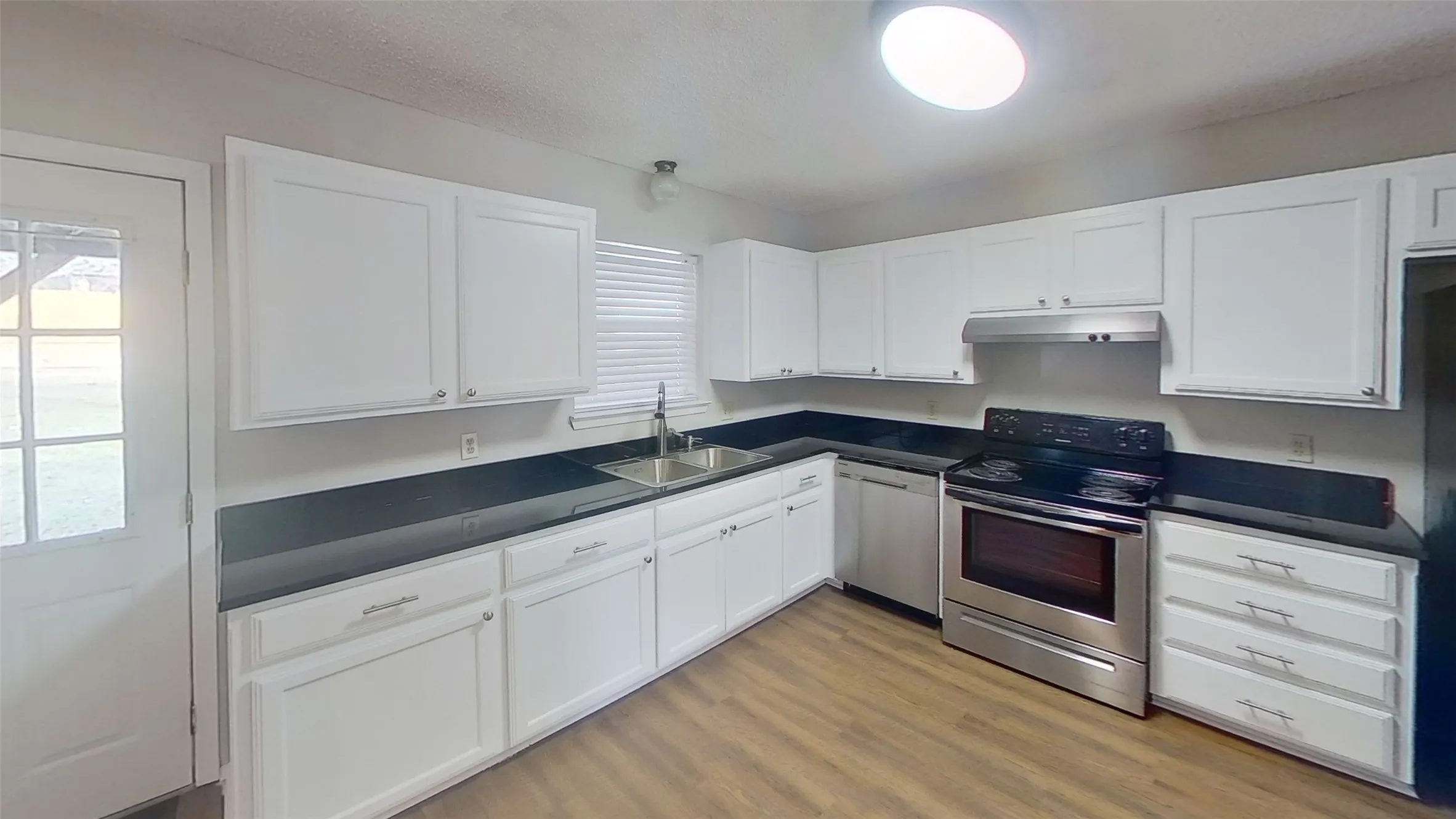 Single Family Residence For Rent in Grayson County , 701 S Valentine Drive, Sherman, Texas 75090, 3 Bedroom, 2 Bathroom, 1 Garage spaces, 1,428 Sqft, built in 1994, mls#21324299, Real Estate Agent in Sherman, Homes For Rent in Grayson county, Homes For Rent in Sherman, Realtor in Sherman Texas, Real Estate Brokerage Independent Realty Texas, Luminita Cordes Realtor