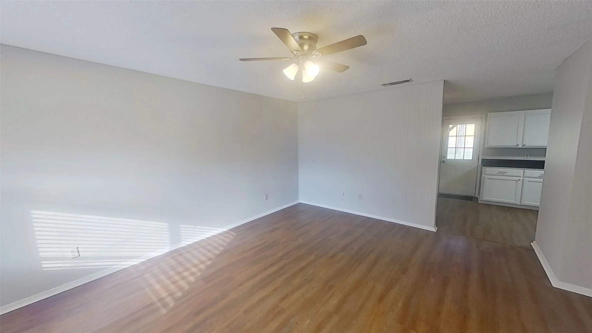 Single Family Residence For Rent in Grayson County , 701 S Valentine Drive, Sherman, Texas 75090, 3 Bedroom, 2 Bathroom, 1 Garage spaces, 1,428 Sqft, built in 1994, mls#21324299, Real Estate Agent in Sherman, Homes For Rent in Grayson county, Homes For Rent in Sherman, Realtor in Sherman Texas, Real Estate Brokerage Independent Realty Texas, Luminita Cordes Realtor