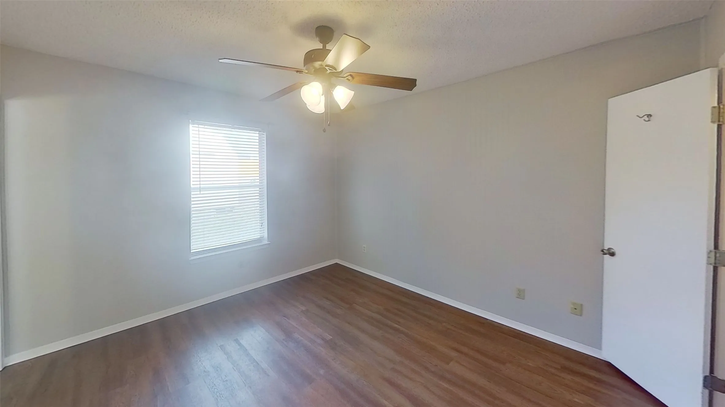 Single Family Residence For Rent in Grayson County , 701 S Valentine Drive, Sherman, Texas 75090, 3 Bedroom, 2 Bathroom, 1 Garage spaces, 1,428 Sqft, built in 1994, mls#21324299, Real Estate Agent in Sherman, Homes For Rent in Grayson county, Homes For Rent in Sherman, Realtor in Sherman Texas, Real Estate Brokerage Independent Realty Texas, Luminita Cordes Realtor