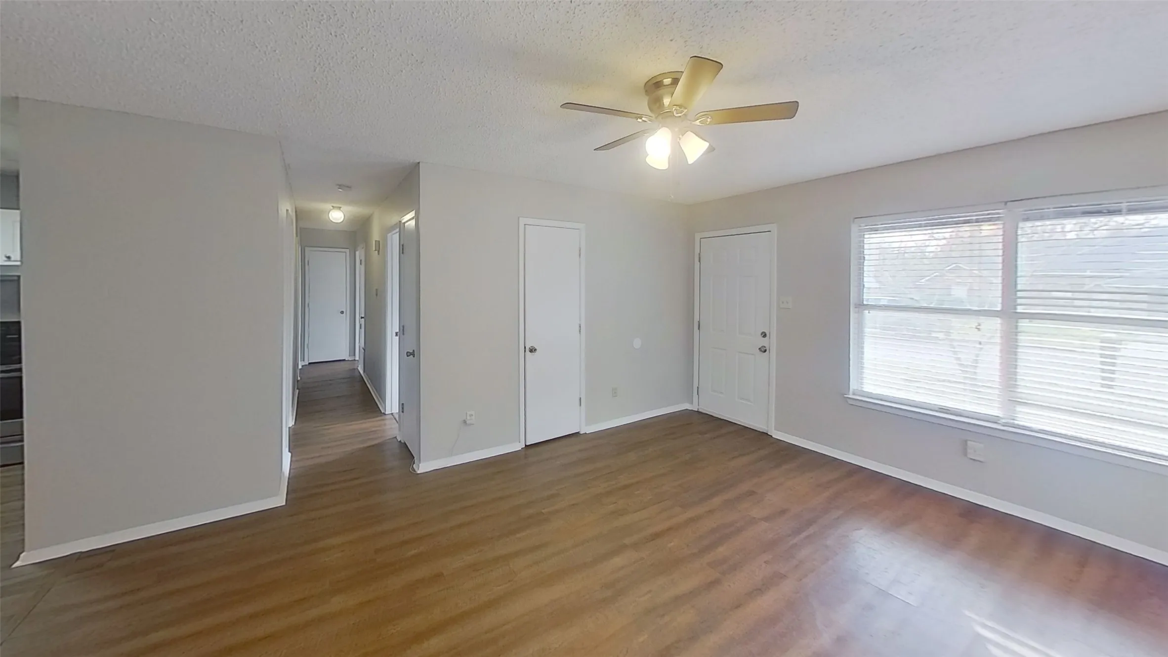 Single Family Residence For Rent in Grayson County , 701 S Valentine Drive, Sherman, Texas 75090, 3 Bedroom, 2 Bathroom, 1 Garage spaces, 1,428 Sqft, built in 1994, mls#21324299, Real Estate Agent in Sherman, Homes For Rent in Grayson county, Homes For Rent in Sherman, Realtor in Sherman Texas, Real Estate Brokerage Independent Realty Texas, Luminita Cordes Realtor