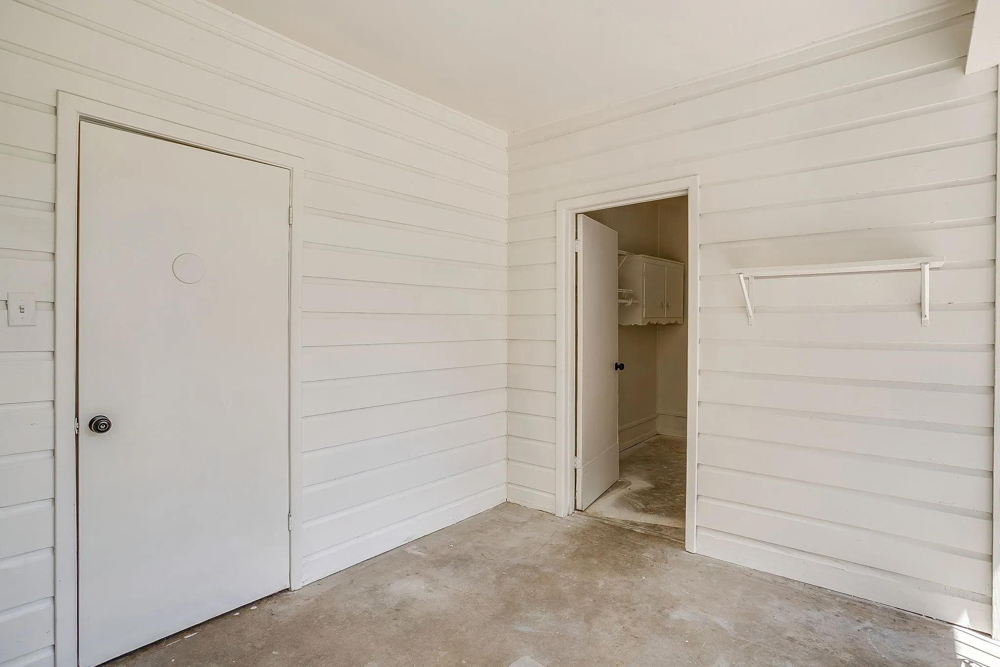 Single Family Residence For Sale in Tarrant County , 3501 Cimmaron Trail, Fort Worth, Texas 76116, 3 Bedroom, 2 Bathroom, 2 Garage spaces, 1,653 Sqft, built in 1958, mls#21303185, Real Estate Agent in Fort Worth, Homes For Sale in Tarrant county, Homes For Sale in Fort Worth, Realtor in Fort Worth Texas, Real Estate Brokerage Independent Realty Texas, Luminita Cordes Realtor