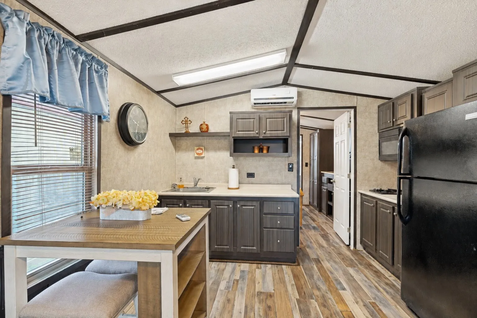 Single Family Residence For Sale in Collin County , 1745 County Road 1106, Anna, Texas 75409, 4 Bedroom, 3 Bathroom, 3 Garage spaces, 3,411 Sqft, built in 2014, mls#21315957, Real Estate Agent in Anna, Homes For Sale in Collin county, Homes For Sale in Anna, Realtor in Anna Texas, Real Estate Brokerage Independent Realty Texas, Luminita Cordes Realtor