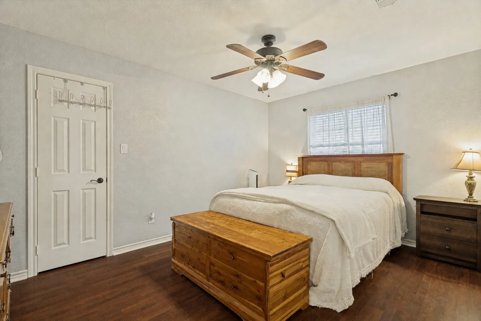 Single Family Residence For Sale in Collin County , 1745 County Road 1106, Anna, Texas 75409, 4 Bedroom, 3 Bathroom, 3 Garage spaces, 3,411 Sqft, built in 2014, mls#21315957, Real Estate Agent in Anna, Homes For Sale in Collin county, Homes For Sale in Anna, Realtor in Anna Texas, Real Estate Brokerage Independent Realty Texas, Luminita Cordes Realtor