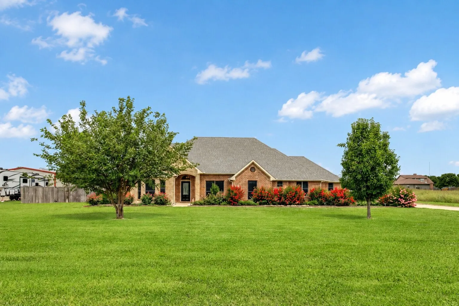 Single Family Residence For Sale in Collin County , 1745 County Road 1106, Anna, Texas 75409, 4 Bedroom, 3 Bathroom, 3 Garage spaces, 3,411 Sqft, built in 2014, mls#21315957, Real Estate Agent in Anna, Homes For Sale in Collin county, Homes For Sale in Anna, Realtor in Anna Texas, Real Estate Brokerage Independent Realty Texas, Luminita Cordes Realtor