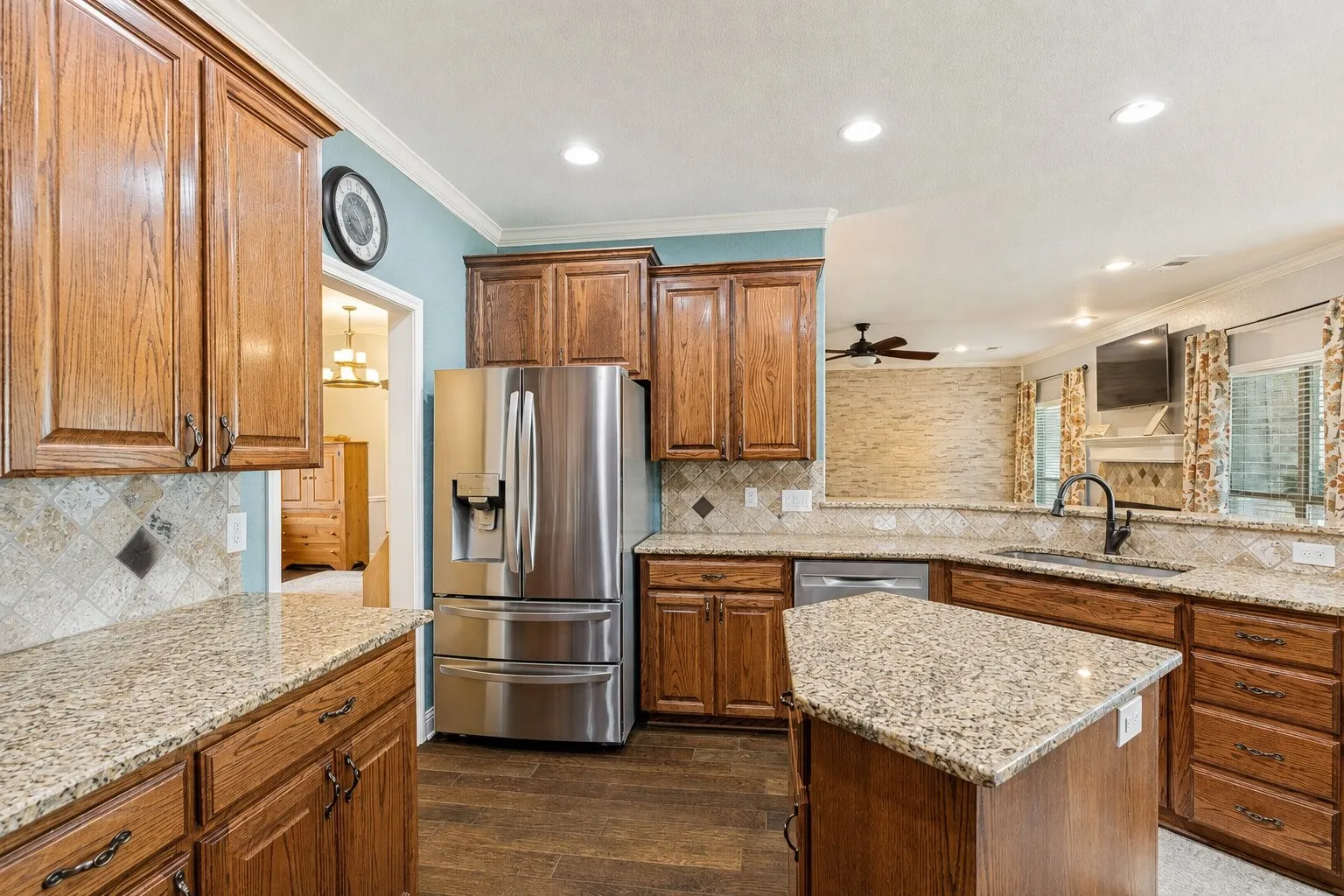 Single Family Residence For Sale in Collin County , 1745 County Road 1106, Anna, Texas 75409, 4 Bedroom, 3 Bathroom, 3 Garage spaces, 3,411 Sqft, built in 2014, mls#21315957, Real Estate Agent in Anna, Homes For Sale in Collin county, Homes For Sale in Anna, Realtor in Anna Texas, Real Estate Brokerage Independent Realty Texas, Luminita Cordes Realtor
