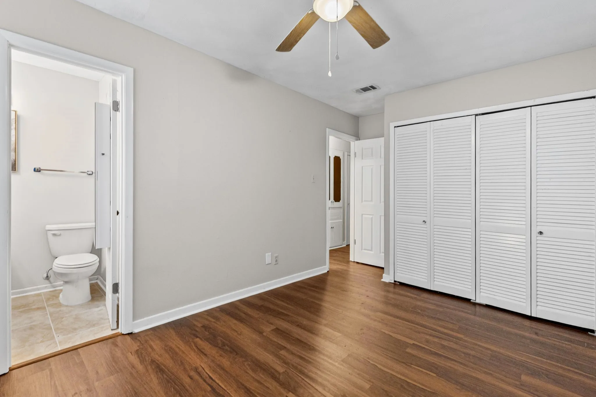 Single Family Residence For Sale in Hunt County , 5213 Hilltop Drive, Greenville, Texas 75402, 3 Bedroom, 2 Bathroom, 2 Garage spaces, 1,132 Sqft, built in 1975, Price $218,400, mls#21319728, Real Estate Agent in Greenville, Homes For Sale in Hunt county, Homes For Sale in Greenville, Realtor in Greenville Texas, Real Estate Brokerage Independent Realty Texas, Luminita Cordes Realtor