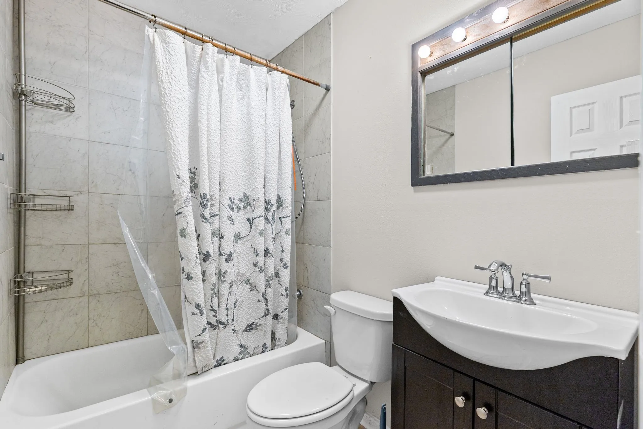 Single Family Residence For Sale in Hunt County , 5213 Hilltop Drive, Greenville, Texas 75402, 3 Bedroom, 2 Bathroom, 2 Garage spaces, 1,132 Sqft, built in 1975, Price $218,400, mls#21319728, Real Estate Agent in Greenville, Homes For Sale in Hunt county, Homes For Sale in Greenville, Realtor in Greenville Texas, Real Estate Brokerage Independent Realty Texas, Luminita Cordes Realtor