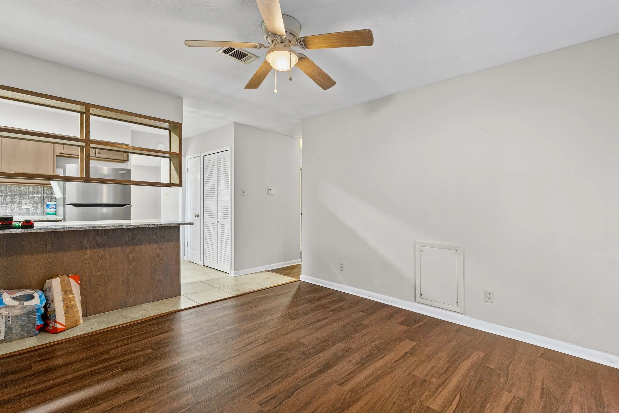 Single Family Residence For Sale in Hunt County , 5213 Hilltop Drive, Greenville, Texas 75402, 3 Bedroom, 2 Bathroom, 2 Garage spaces, 1,132 Sqft, built in 1975, Price $218,400, mls#21319728, Real Estate Agent in Greenville, Homes For Sale in Hunt county, Homes For Sale in Greenville, Realtor in Greenville Texas, Real Estate Brokerage Independent Realty Texas, Luminita Cordes Realtor