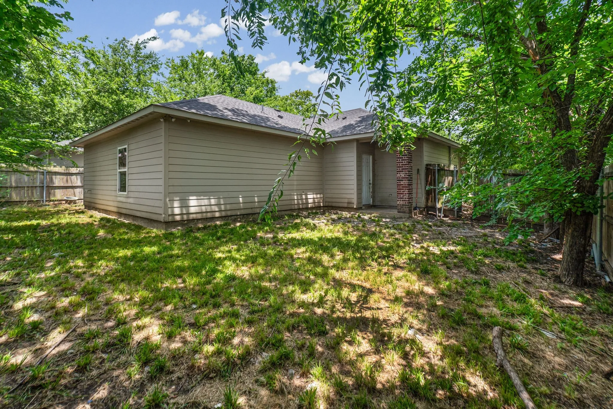 Single Family Residence For Sale in Hunt County , 3611 Spencer Street, Greenville, Texas 75401, 3 Bedroom, 2 Bathroom, 1 Garage spaces, 1,471 Sqft, built in 2020, mls#21319477, Real Estate Agent in Greenville, Homes For Sale in Hunt county, Homes For Sale in Greenville, Realtor in Greenville Texas, Real Estate Brokerage Independent Realty Texas, Luminita Cordes Realtor