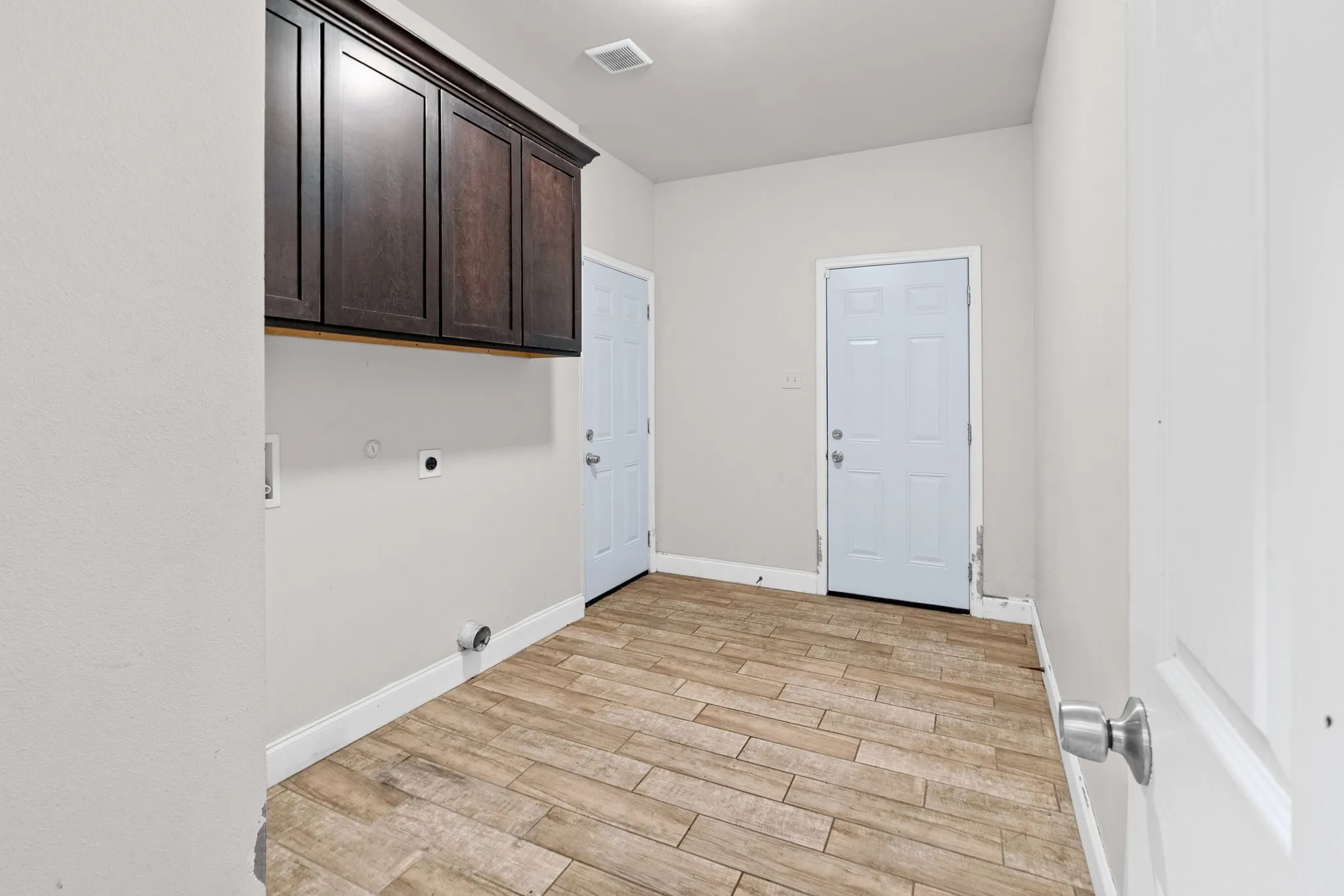 Single Family Residence For Sale in Hunt County , 3611 Spencer Street, Greenville, Texas 75401, 3 Bedroom, 2 Bathroom, 1 Garage spaces, 1,471 Sqft, built in 2020, mls#21319477, Real Estate Agent in Greenville, Homes For Sale in Hunt county, Homes For Sale in Greenville, Realtor in Greenville Texas, Real Estate Brokerage Independent Realty Texas, Luminita Cordes Realtor